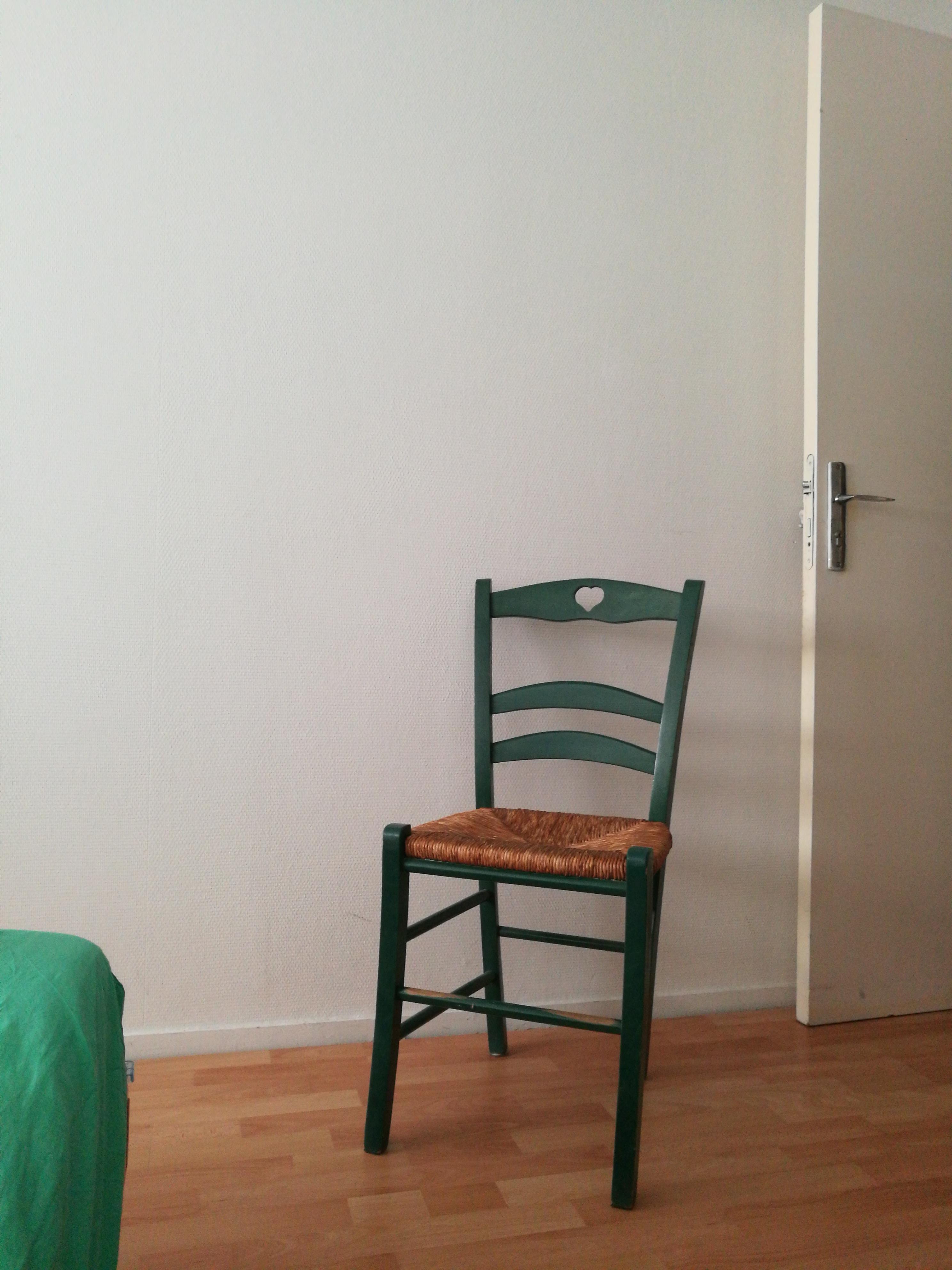 troc de troc chaise en bois style rustique image 0