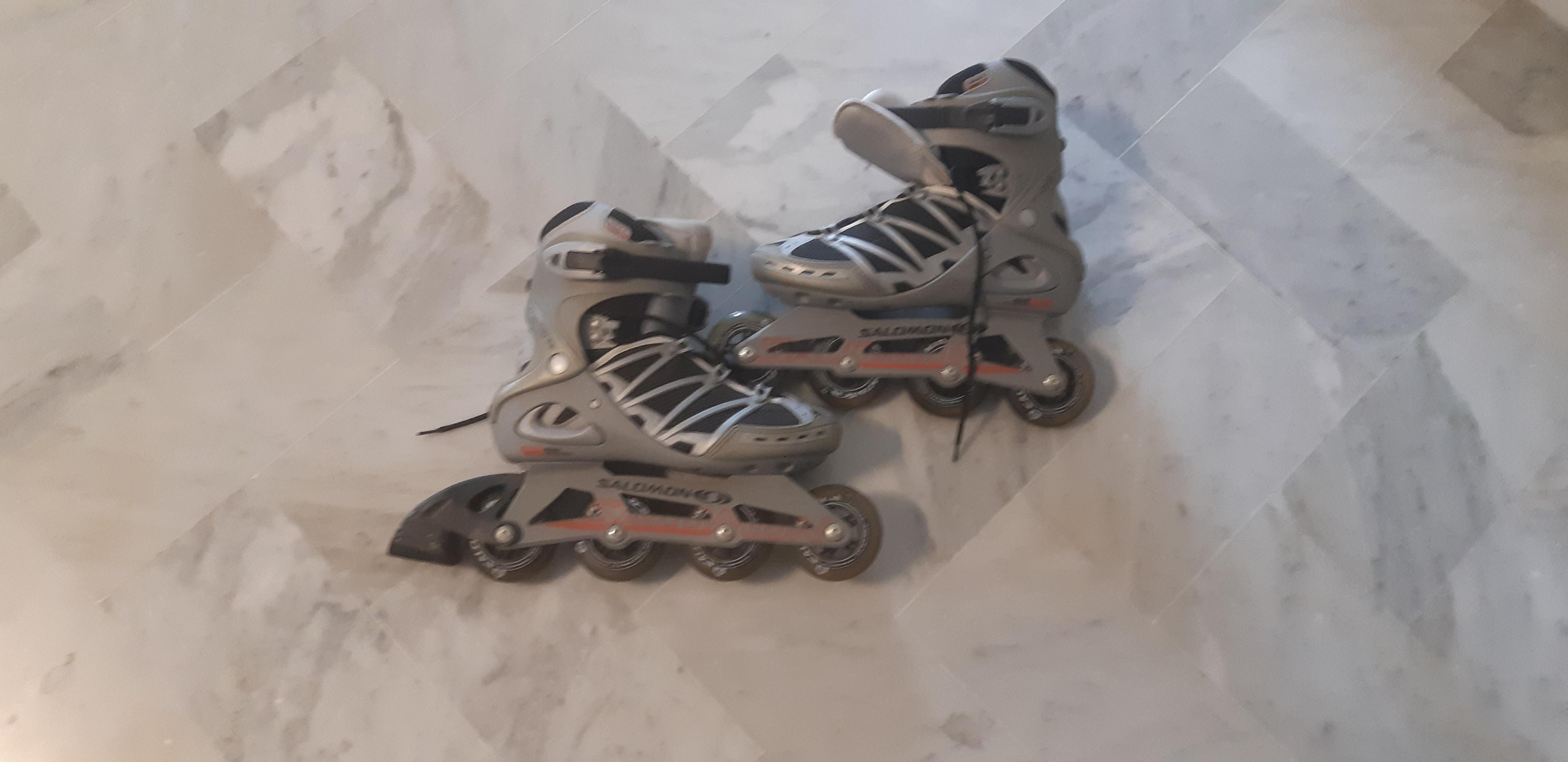 troc de troc patins à roues alignées image 0