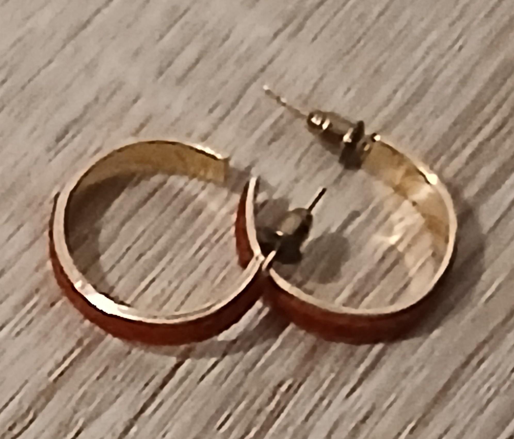 troc de troc reserver sophie une paire de boucle d oreille image 1