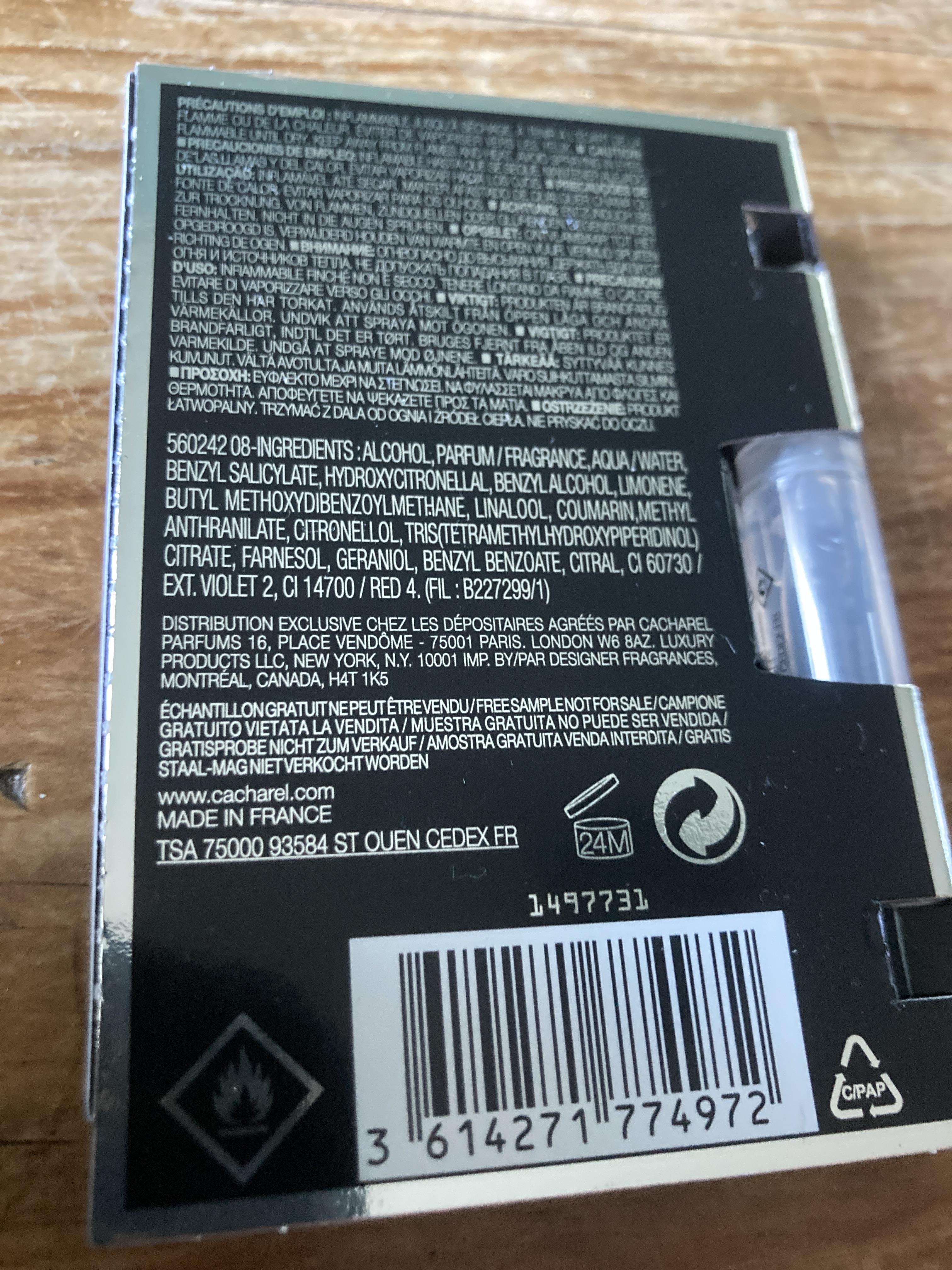 troc de troc Échantillon yes i am cacharel image 1