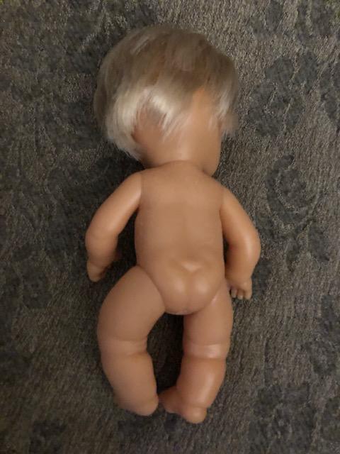 troc de troc mini poupée bébé 18cm approx. image 2