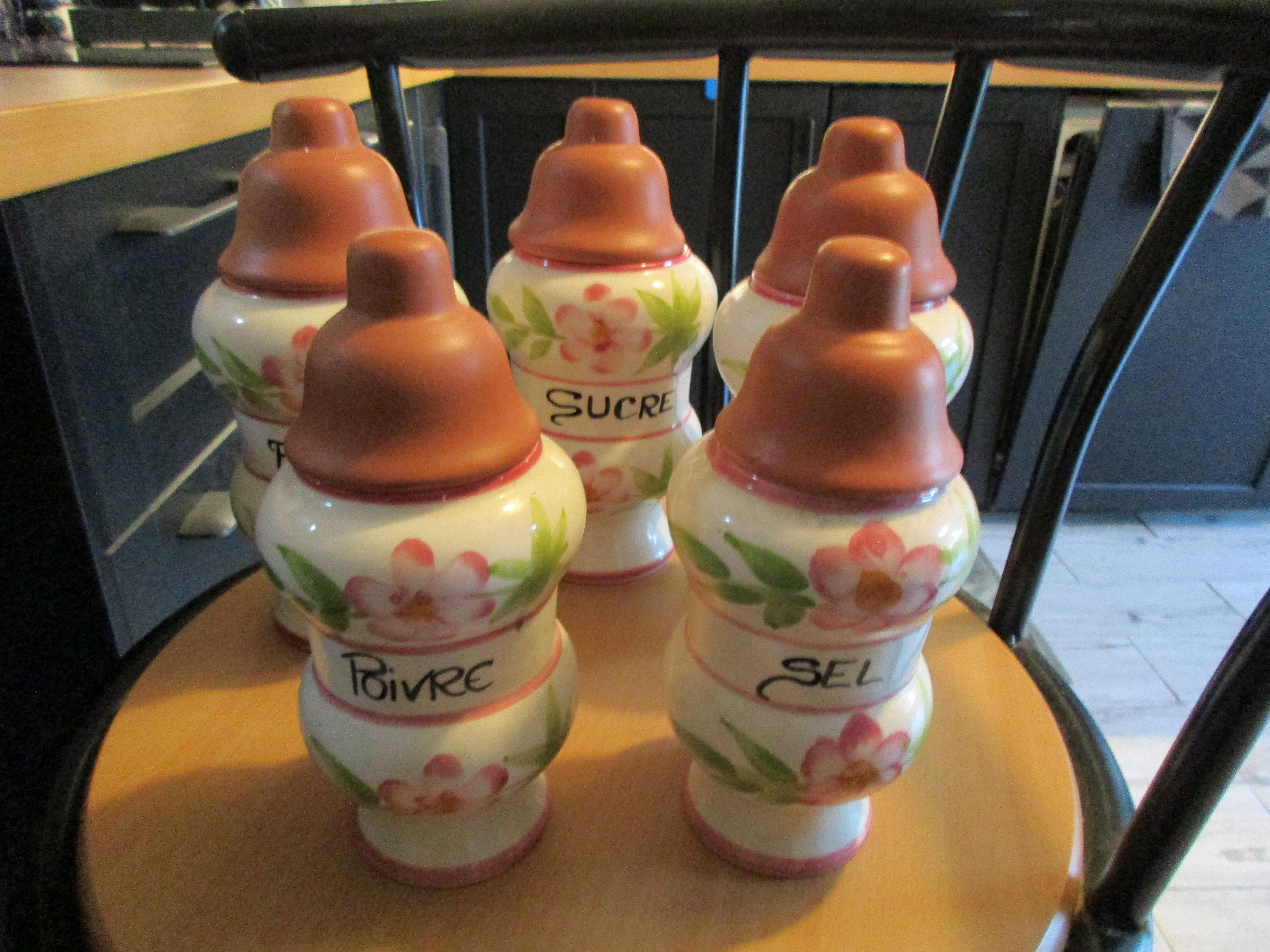 troc de troc réservé,5 pots "vintage" comme neufs image 1