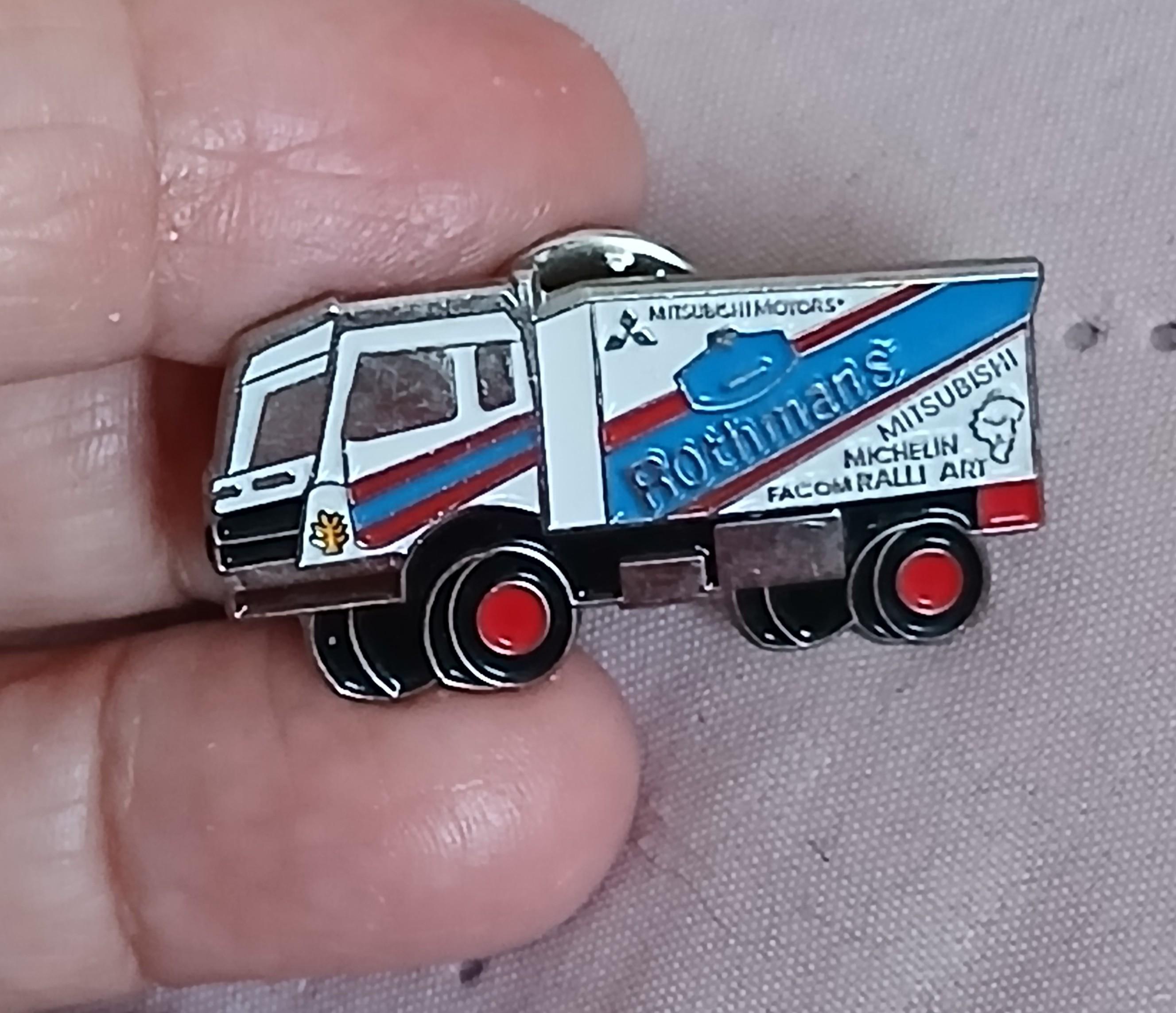 troc de troc reserver. pins ' rothmans ' image 1