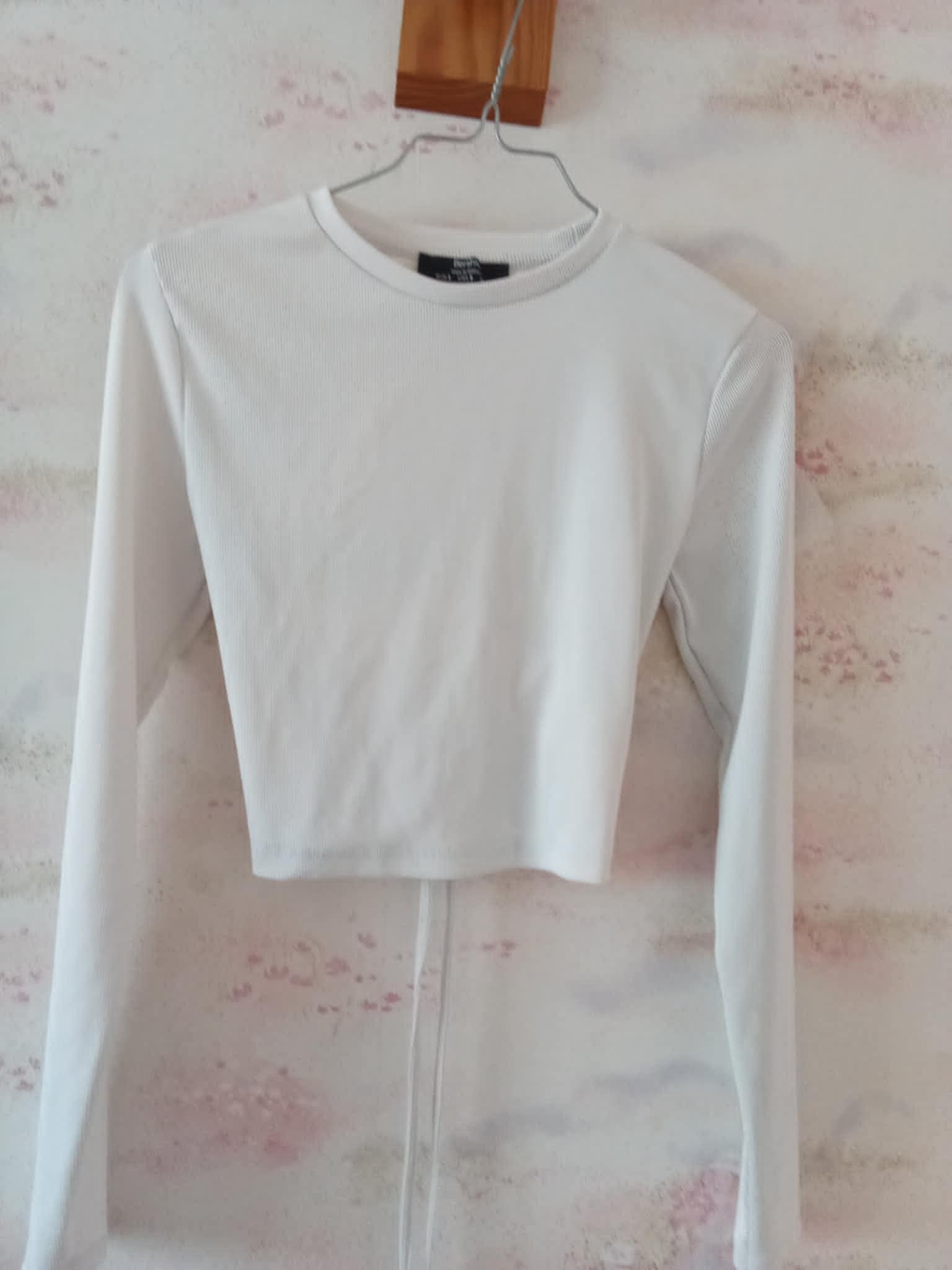 troc de troc top court blanc attaché derriere par galon taiiles 36 image 0