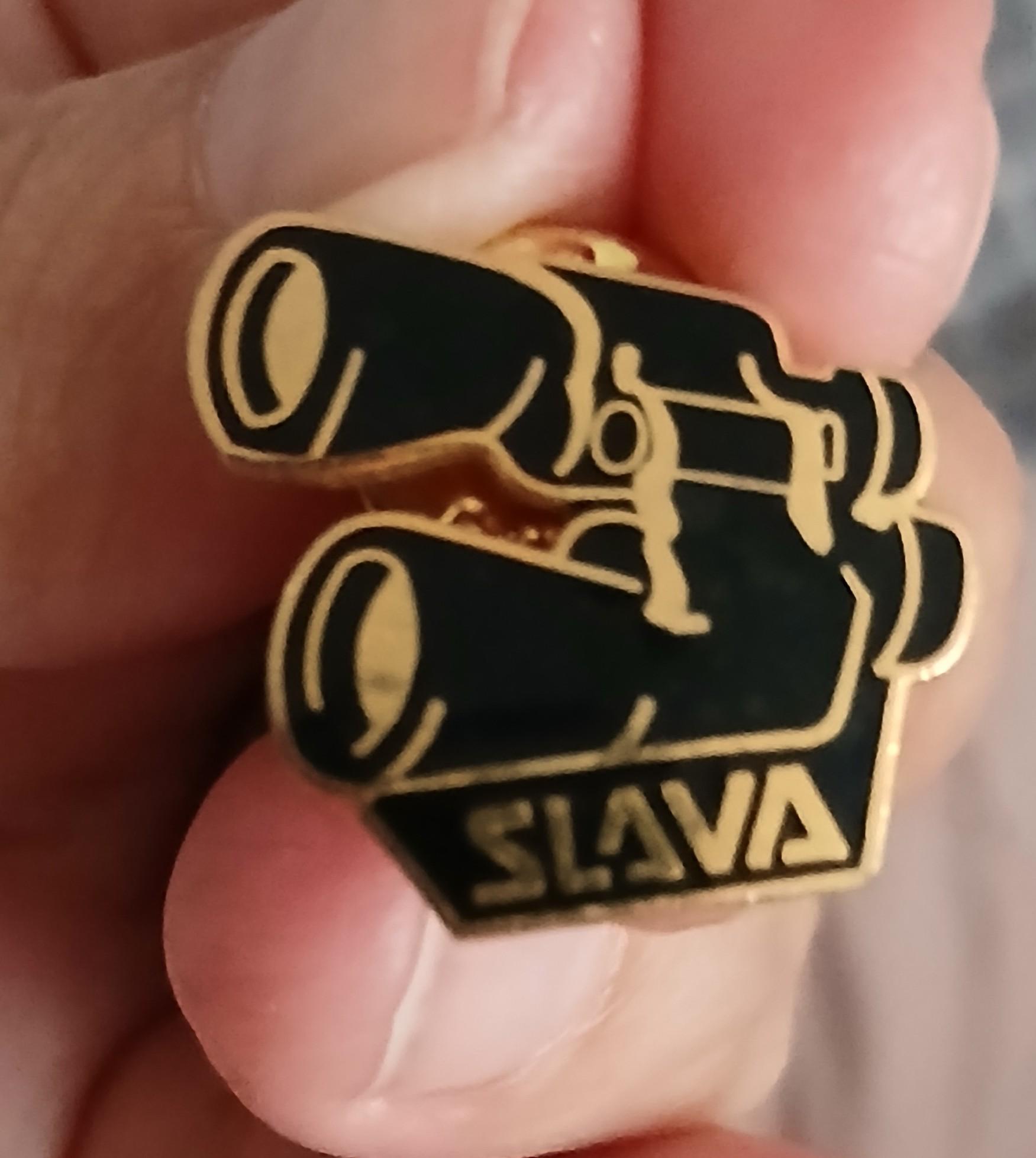 troc de troc n 25 reserver gigi un pins ' slava ' image 0