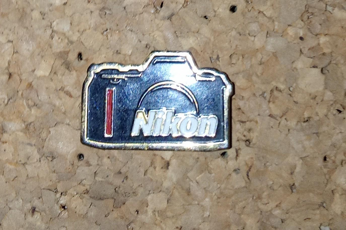 troc de troc pin's sans attache réserver trokanik image 0