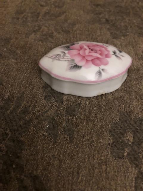 troc de troc petite boîte porcelaine de limoges longueur approx. 7cm image 0