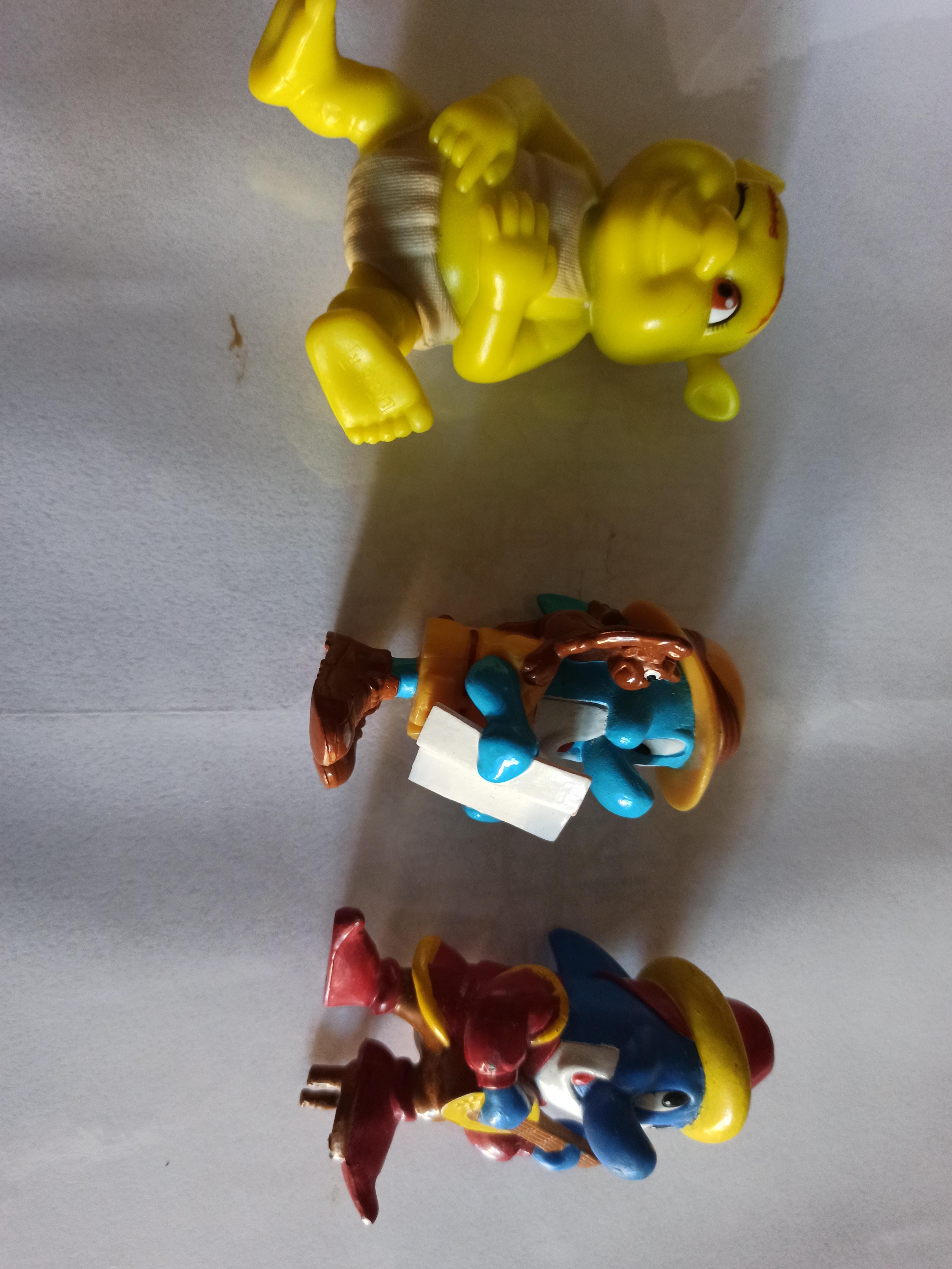 troc de troc 3 figurines hauteur 5 6 cm environ image 0