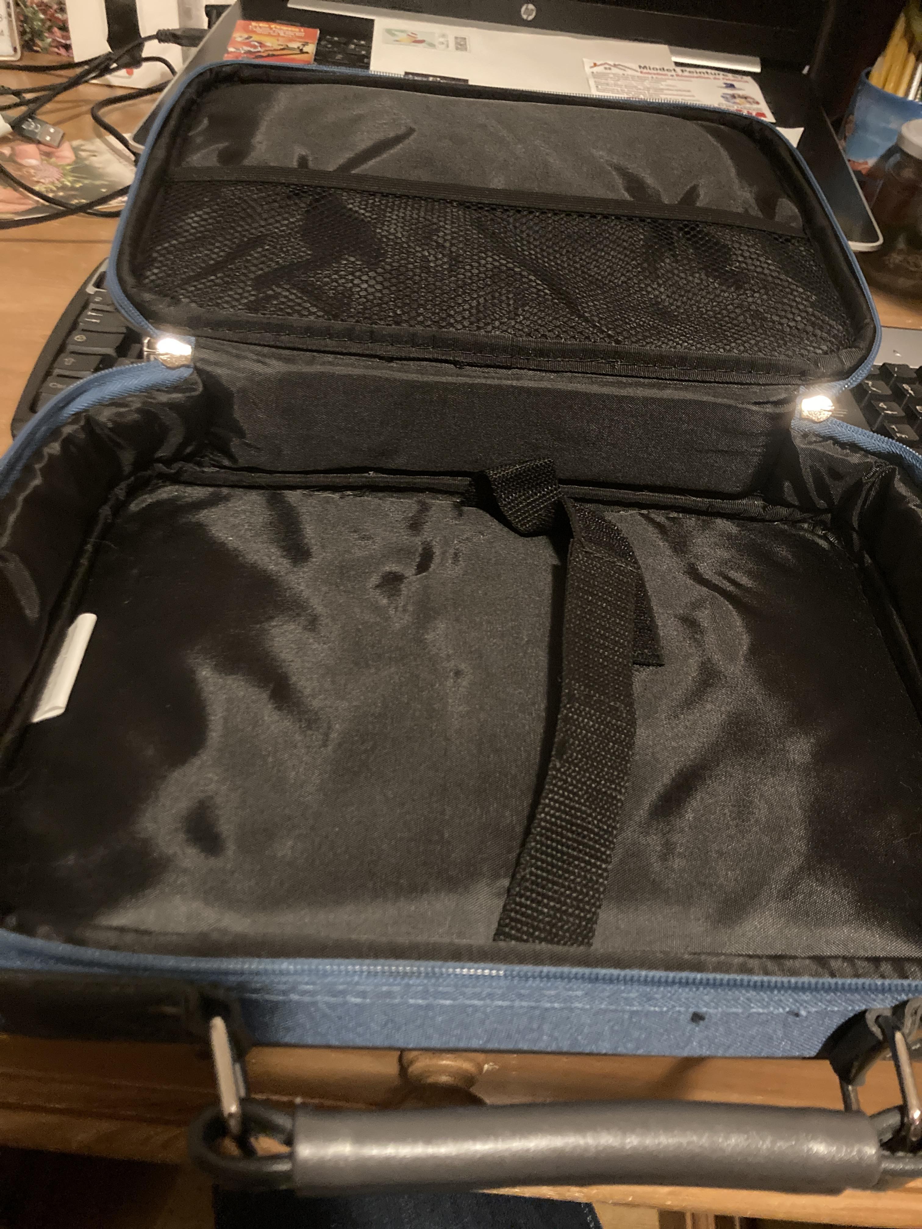 troc de troc petite valisette rembourrée transport ordinateur ou tablette image 1