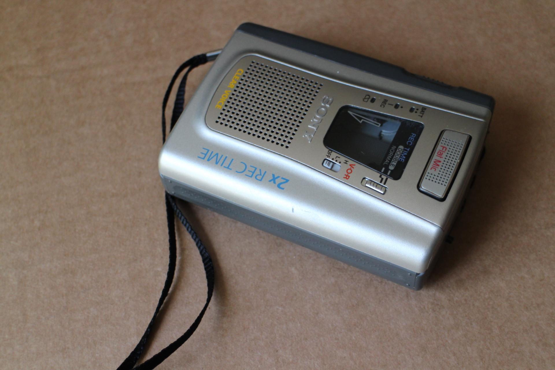 troc de troc magnétophone sony. vintage. image 1
