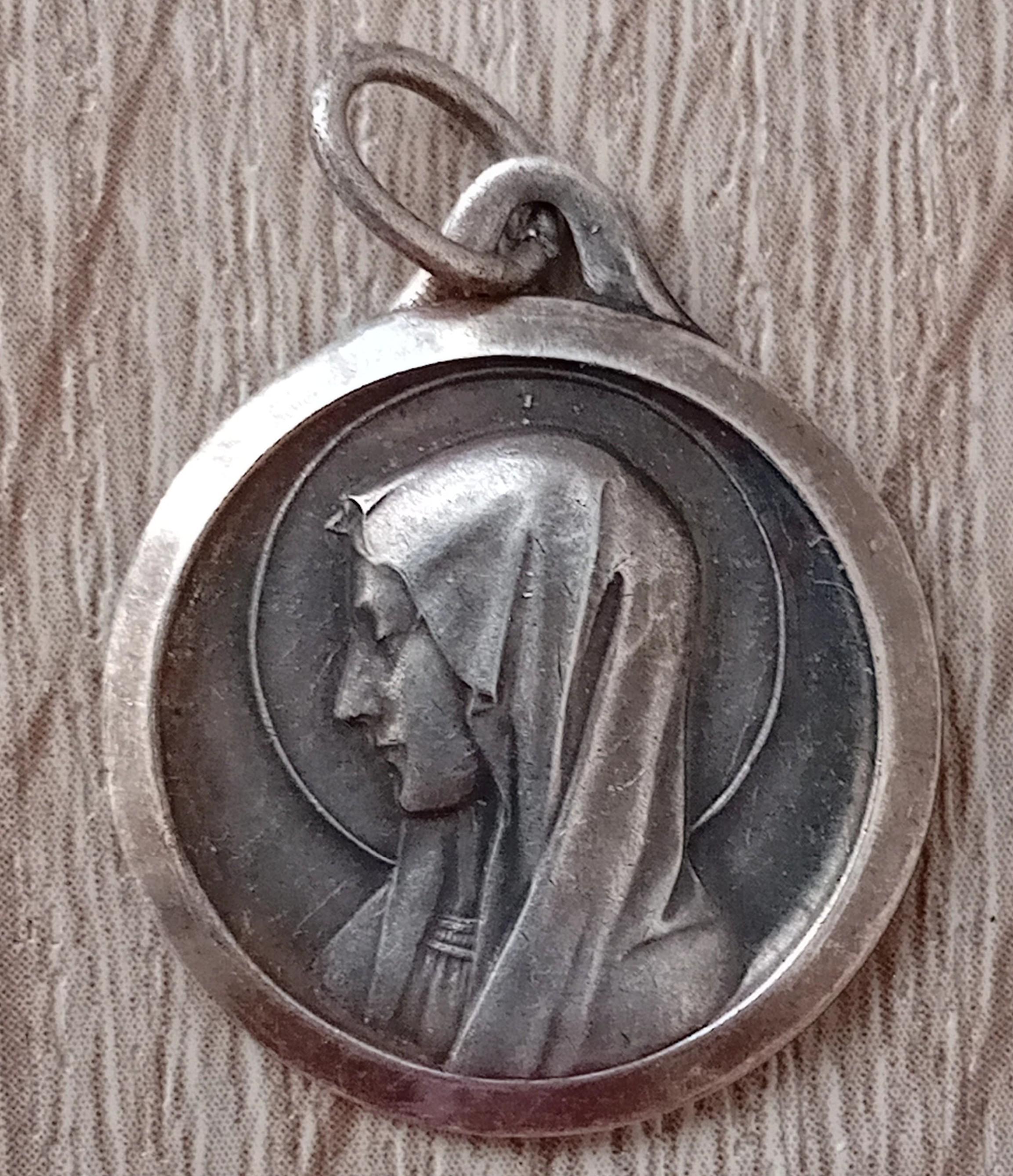 troc de troc une médaille pendentif de sainte marie image 2