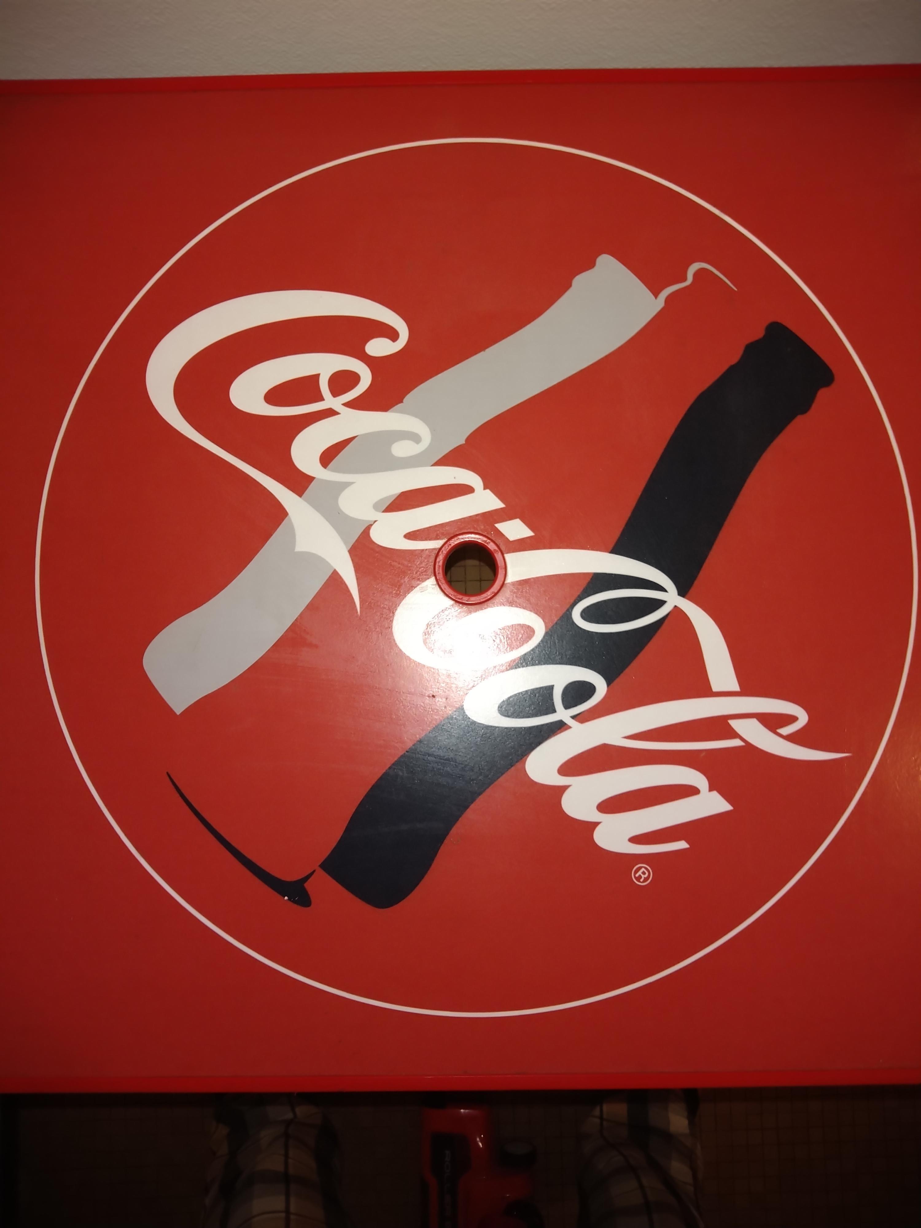 troc de troc table logo coca cola image 0