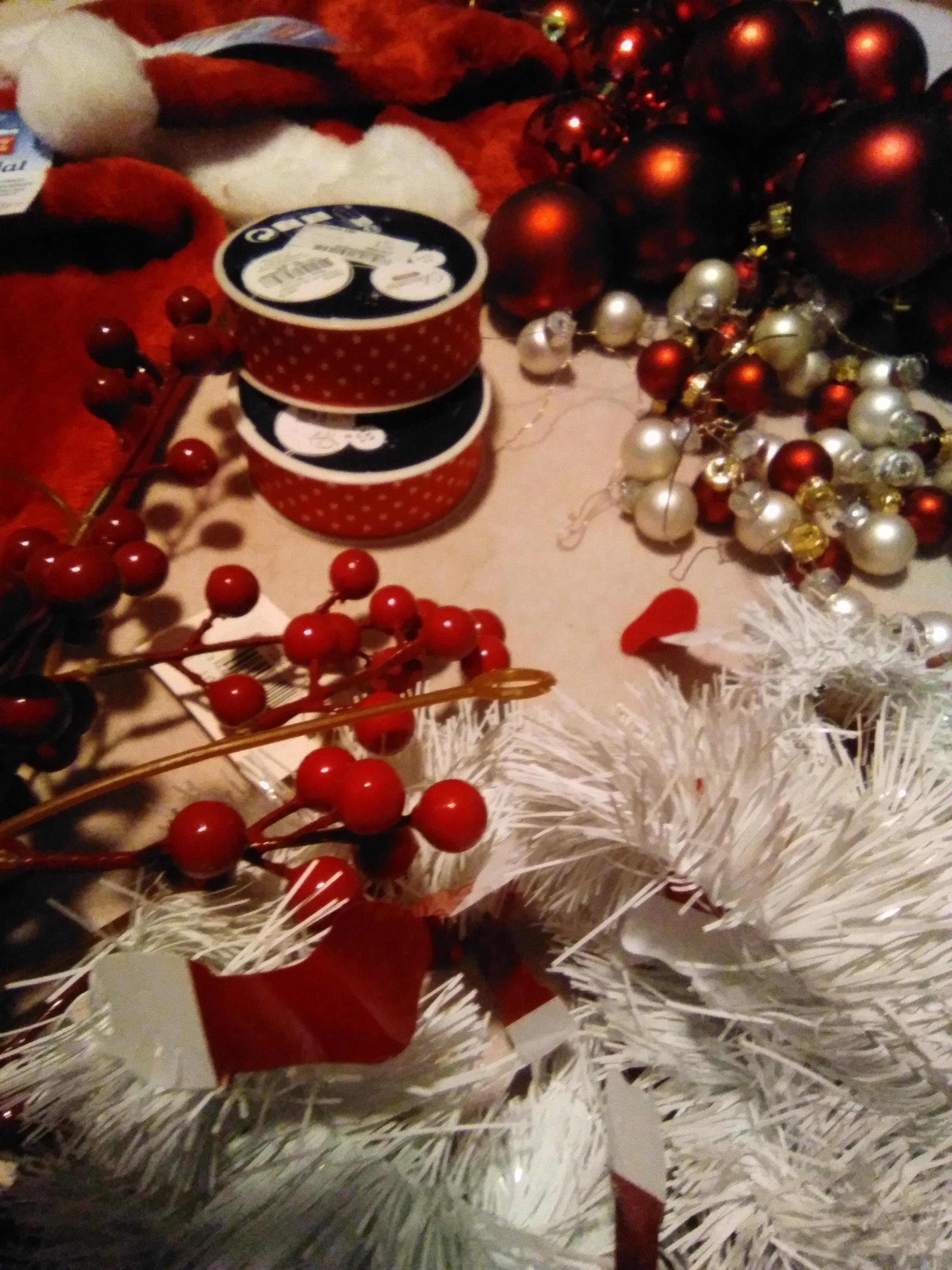 troc de troc reserve et envoyé lot déco noel, rouge et blanc, très bon état image 1