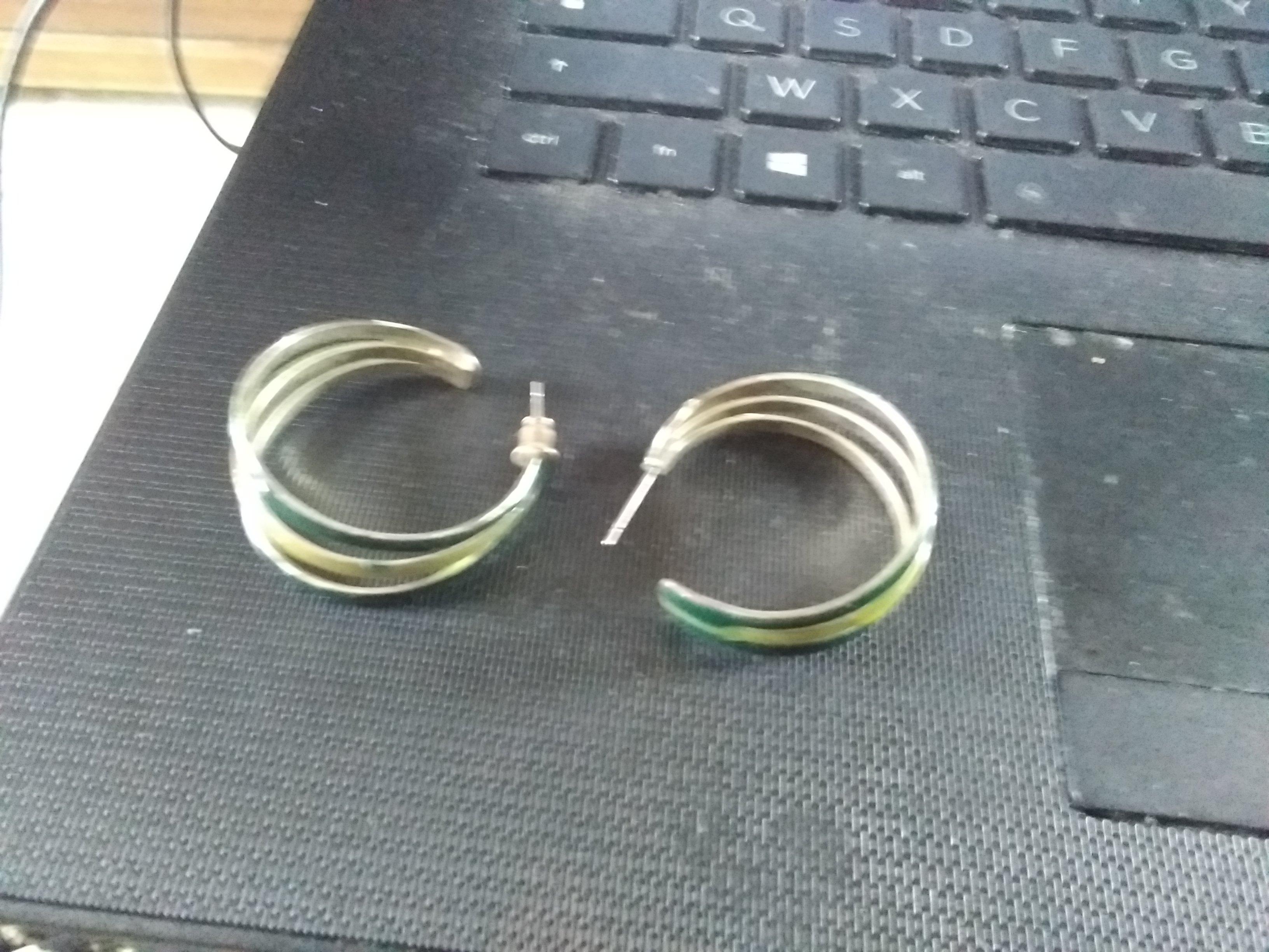 troc de troc boucle d oreille bleu et jaune 2 eme paire image 1