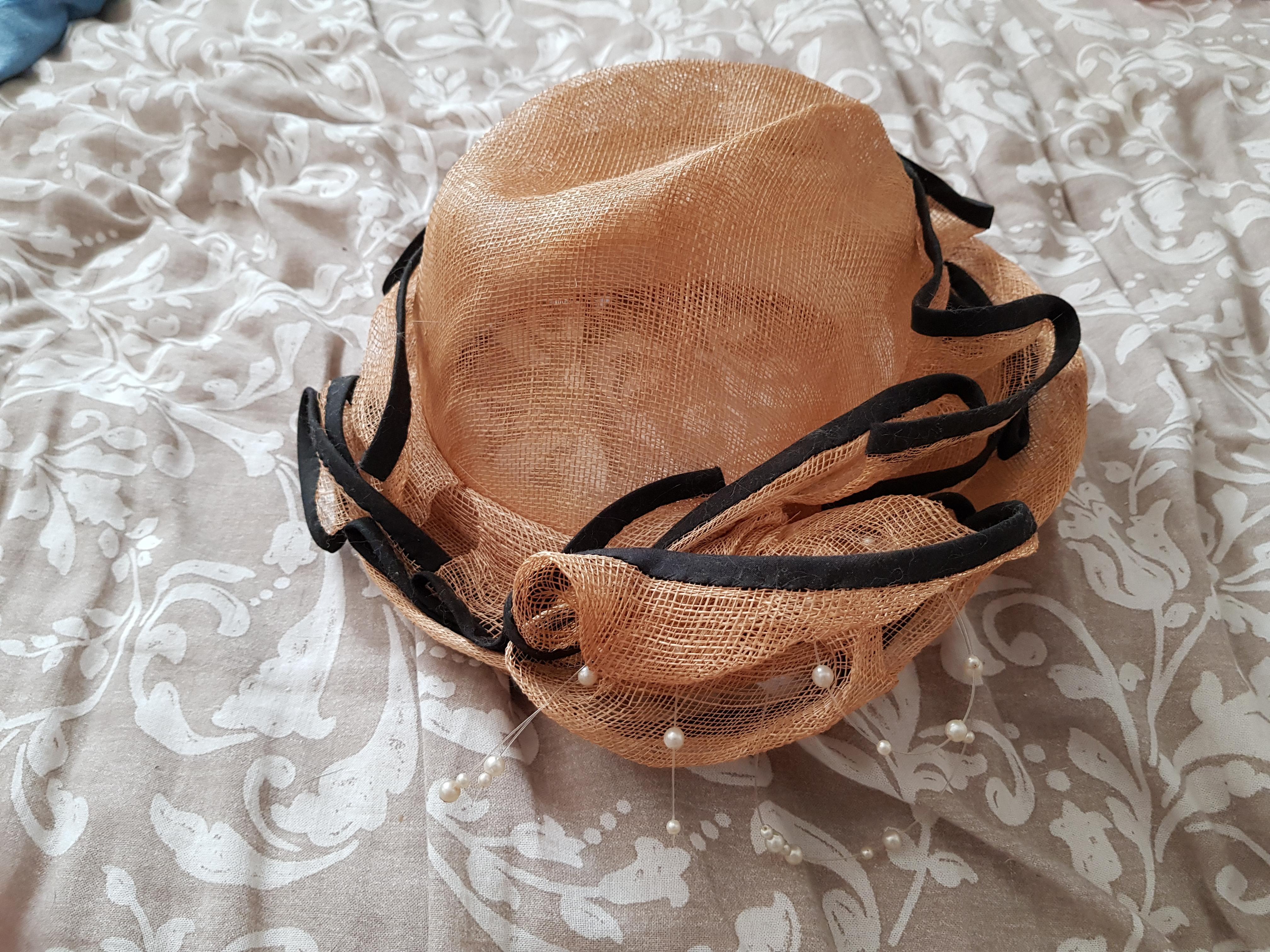 troc de troc chapeau de cérémonie image 1