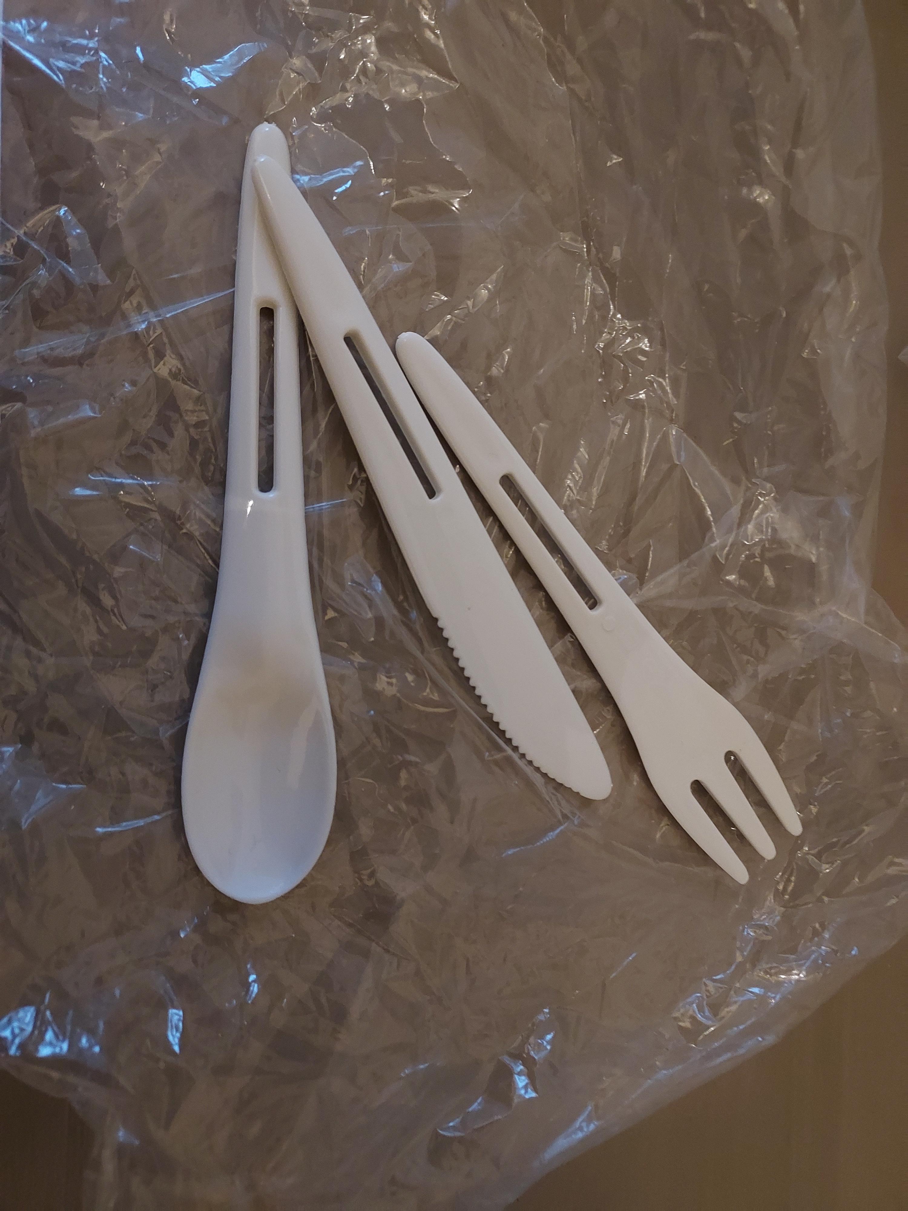 troc de troc couverts plastiques non utilisés image 1