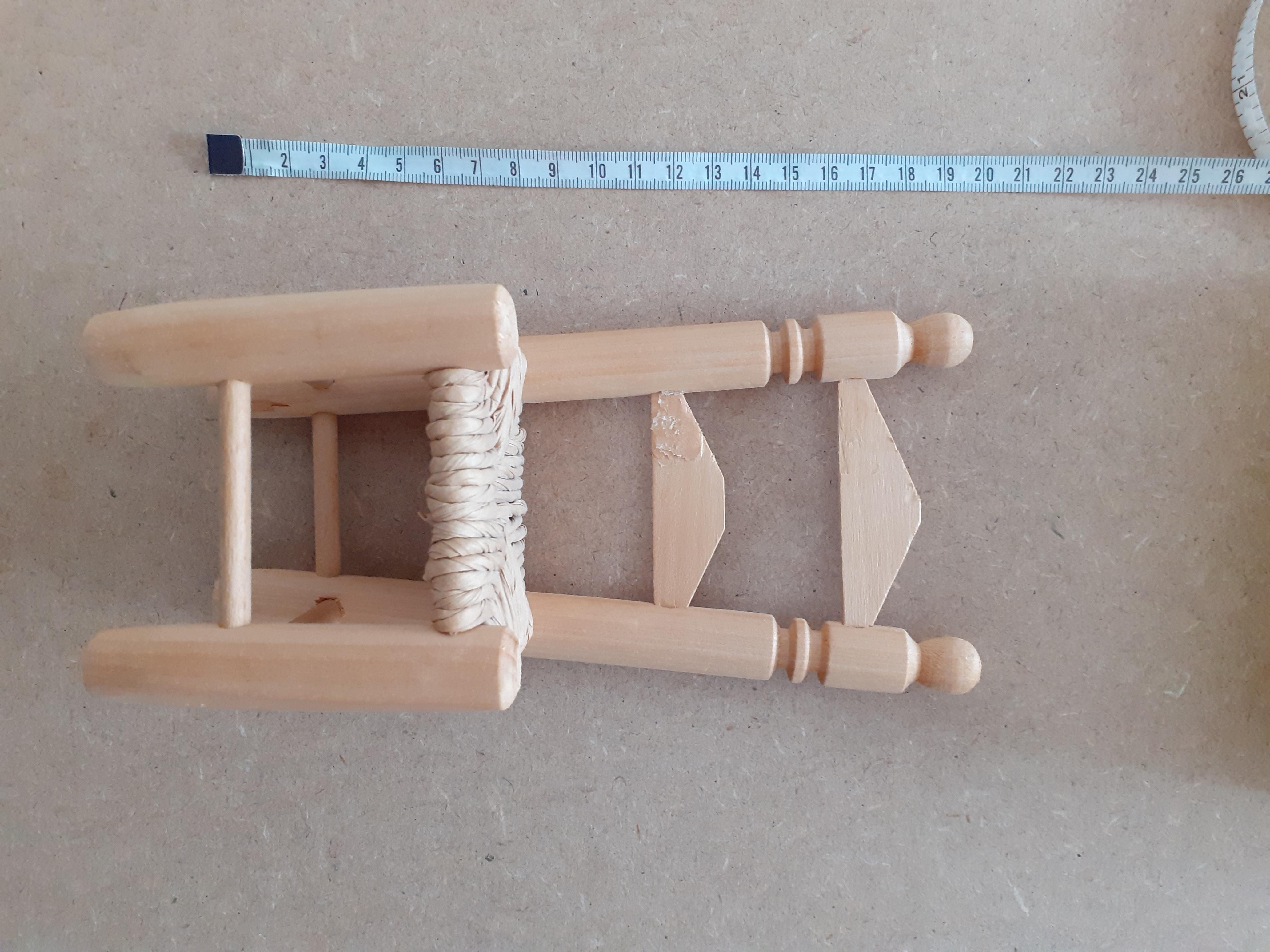 troc de troc chaise de poupée en bois image 0