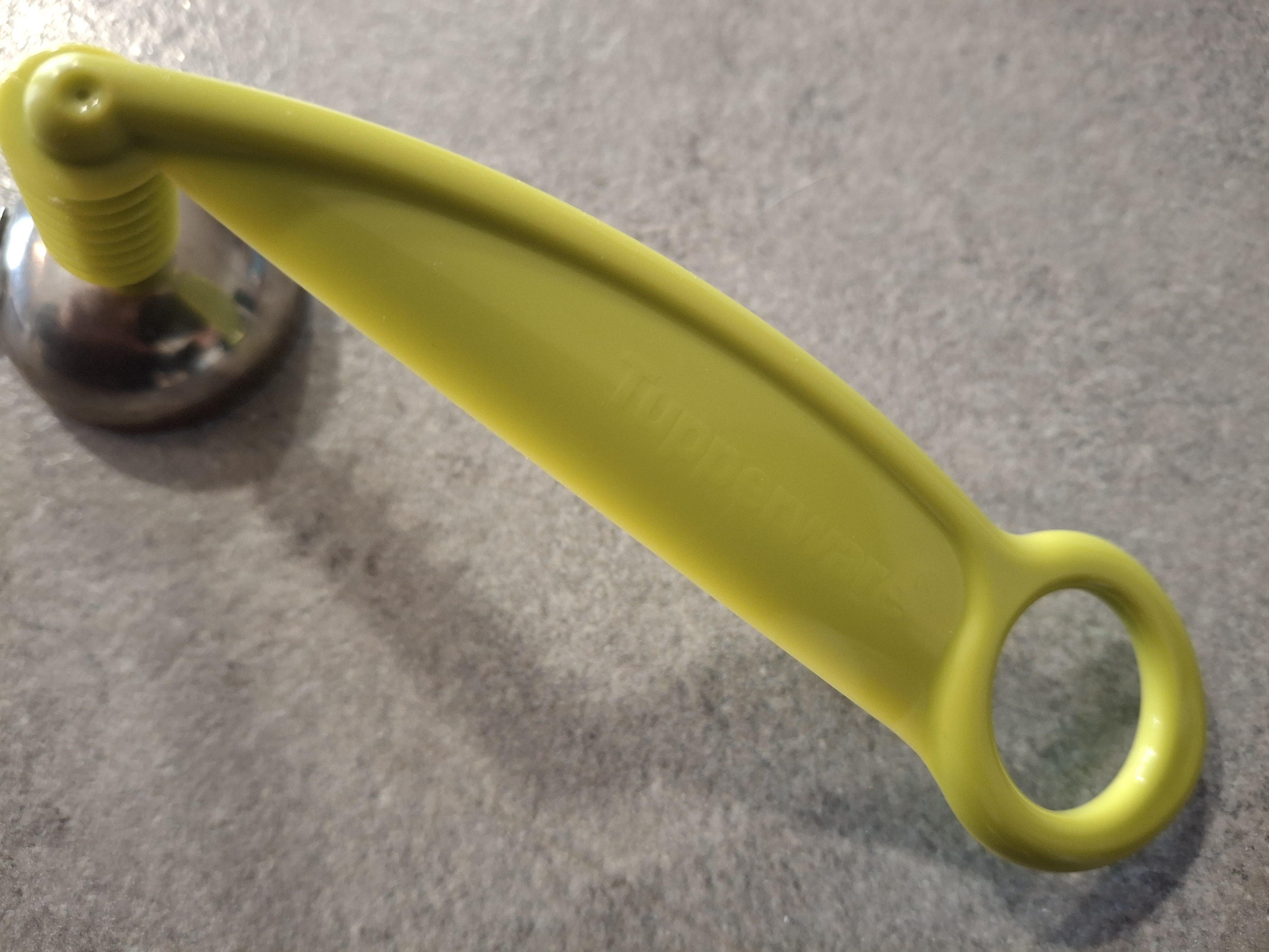 troc de troc tupperware épluche pomme image 0