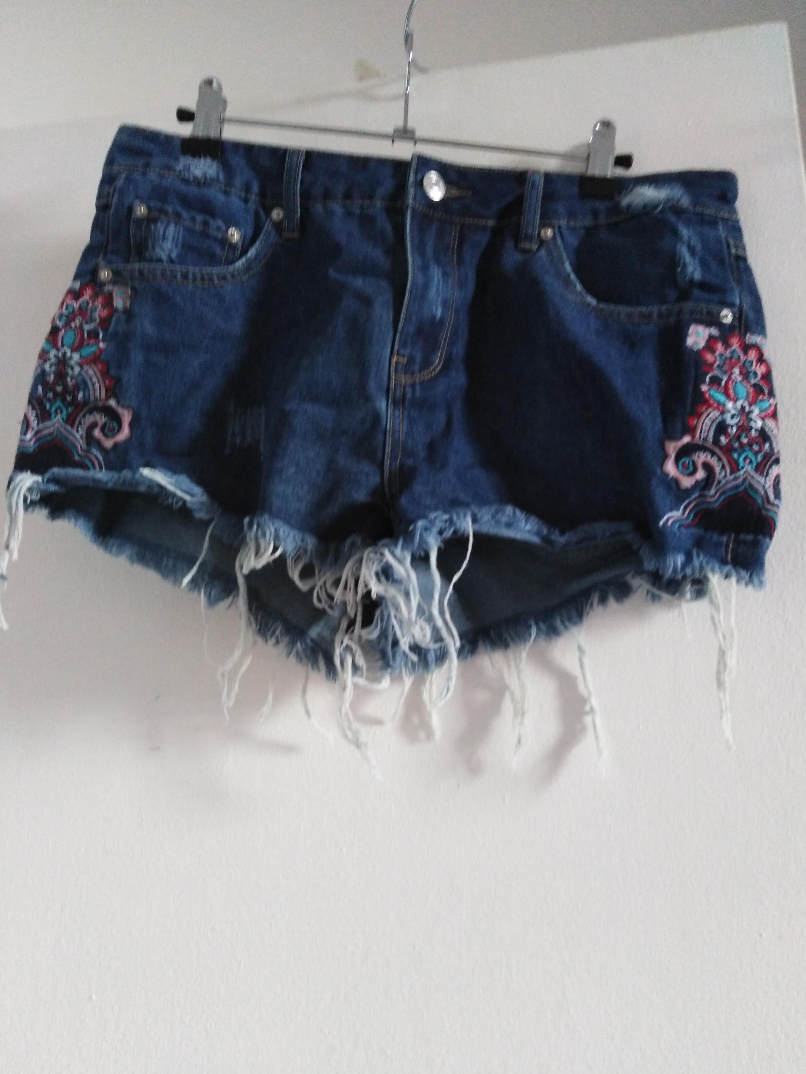 troc de troc short neuf taille38 image 0