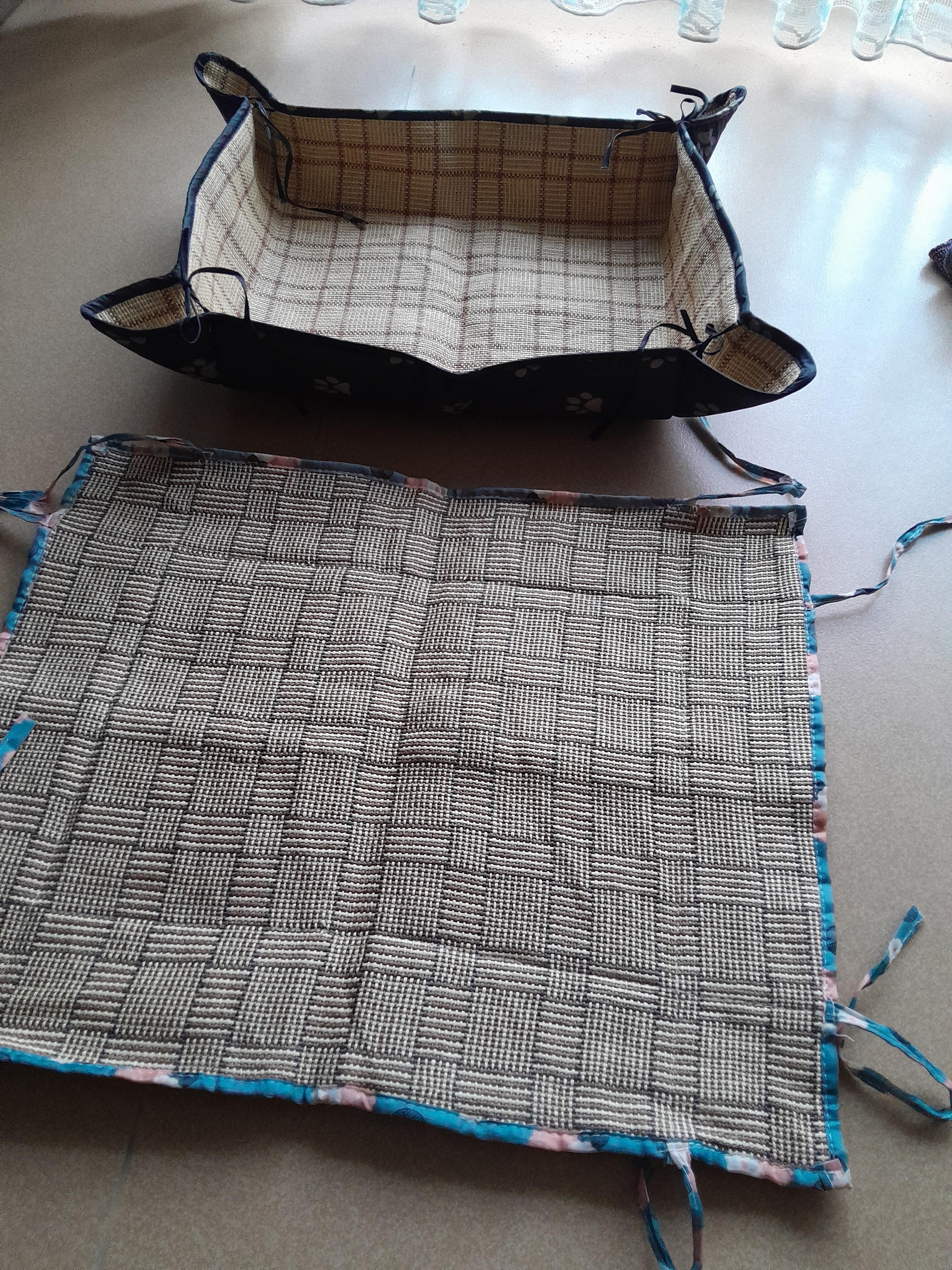 troc de troc lots de 2 tapis chien ou chat très bon état image 1