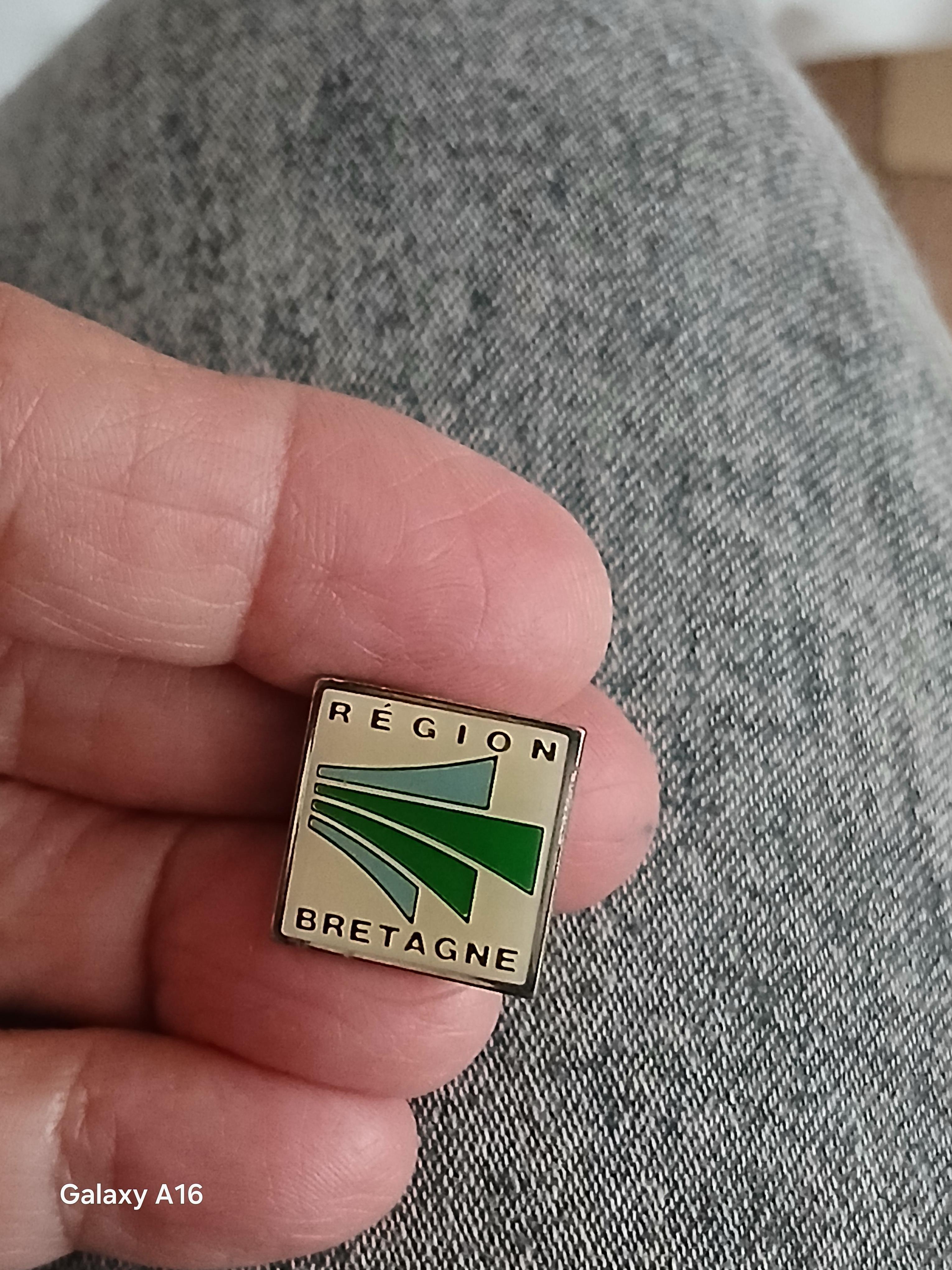 troc de troc un pins image 0