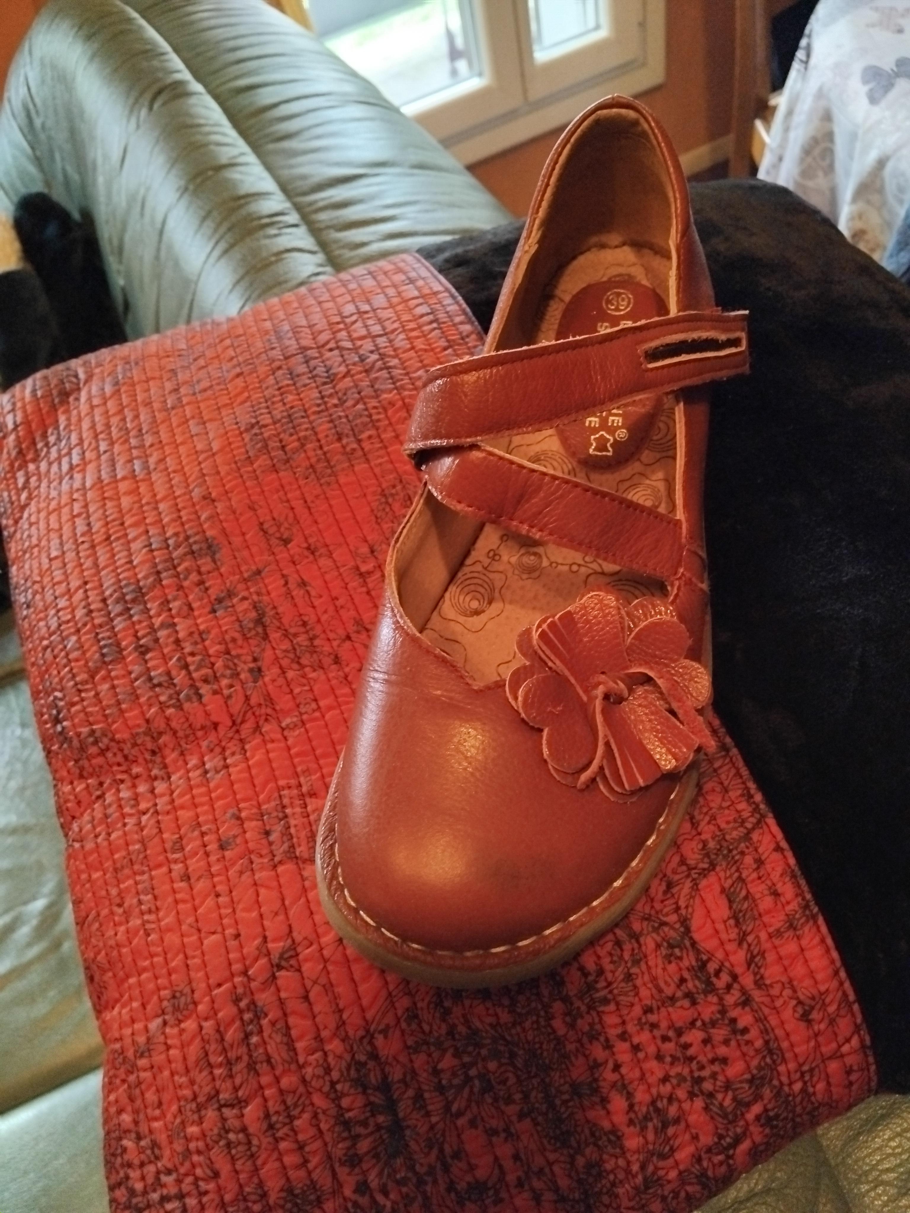 troc de troc clarcks 39 neuves rouges cuir bride scratch image 0