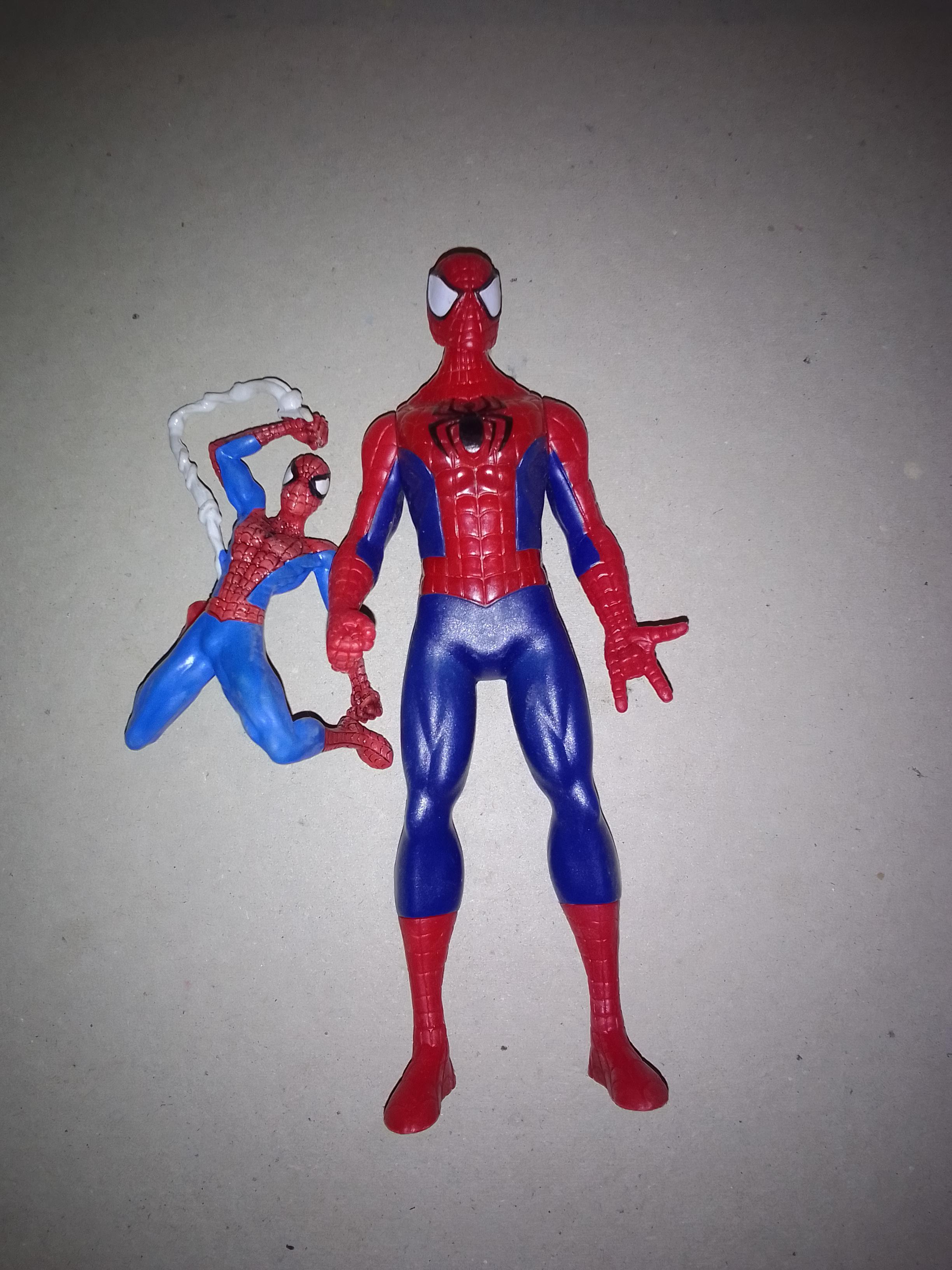 troc de troc 2 figurines spiderman   fidjy image 0