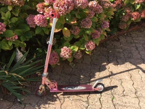 troc de troc trottinette enfant bombardier rose image 0