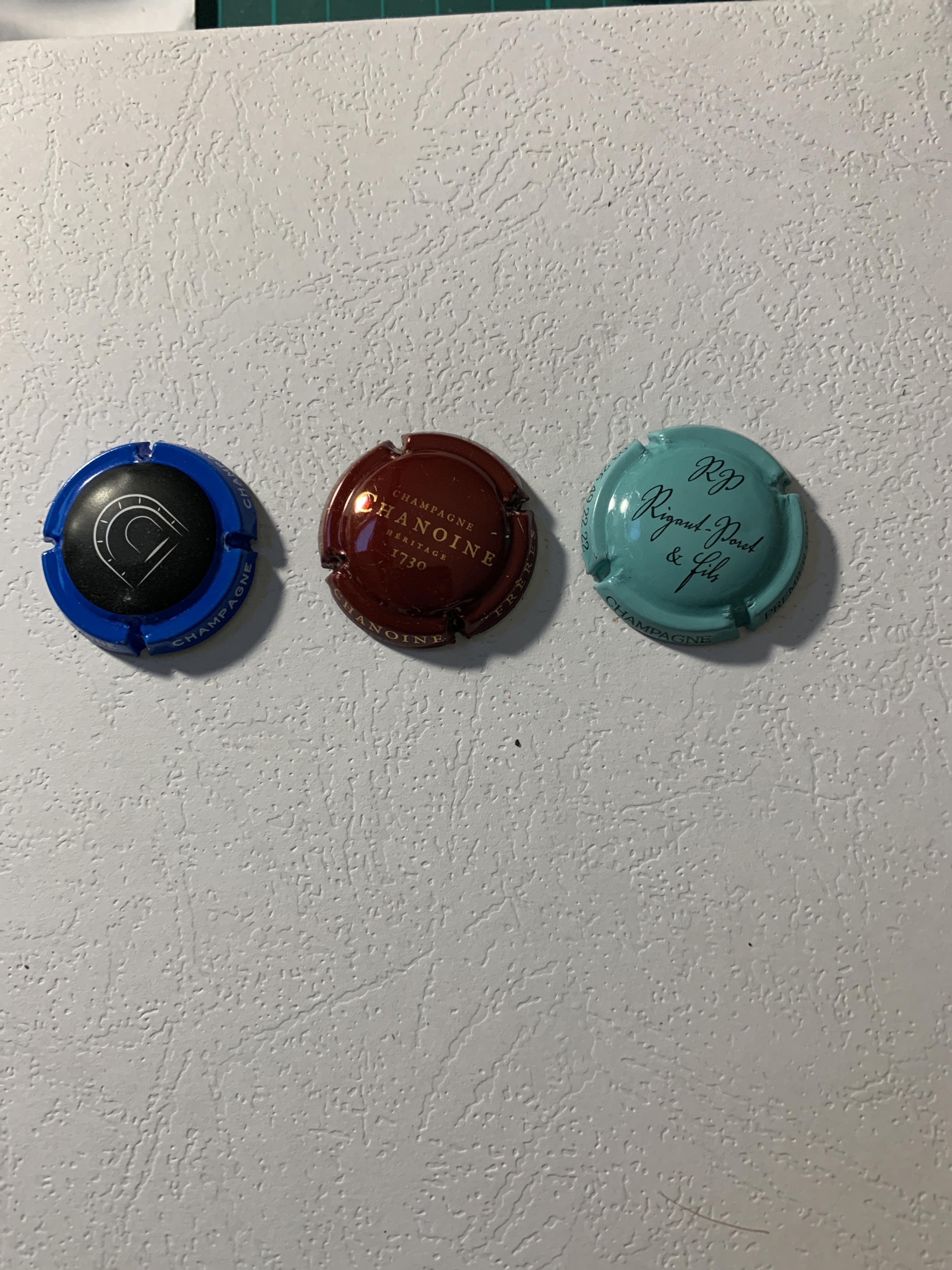 troc de troc réserve trois. capsules de champagne image 0