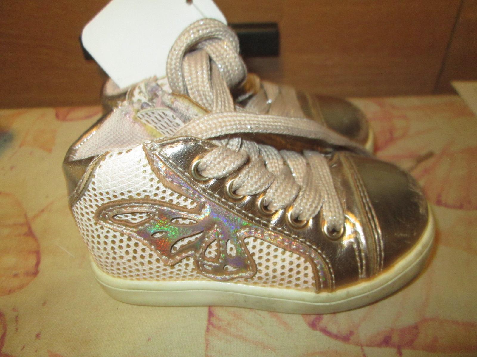 troc de troc très joli petite chaussures pointure 18 porté mais très bon etat image 0