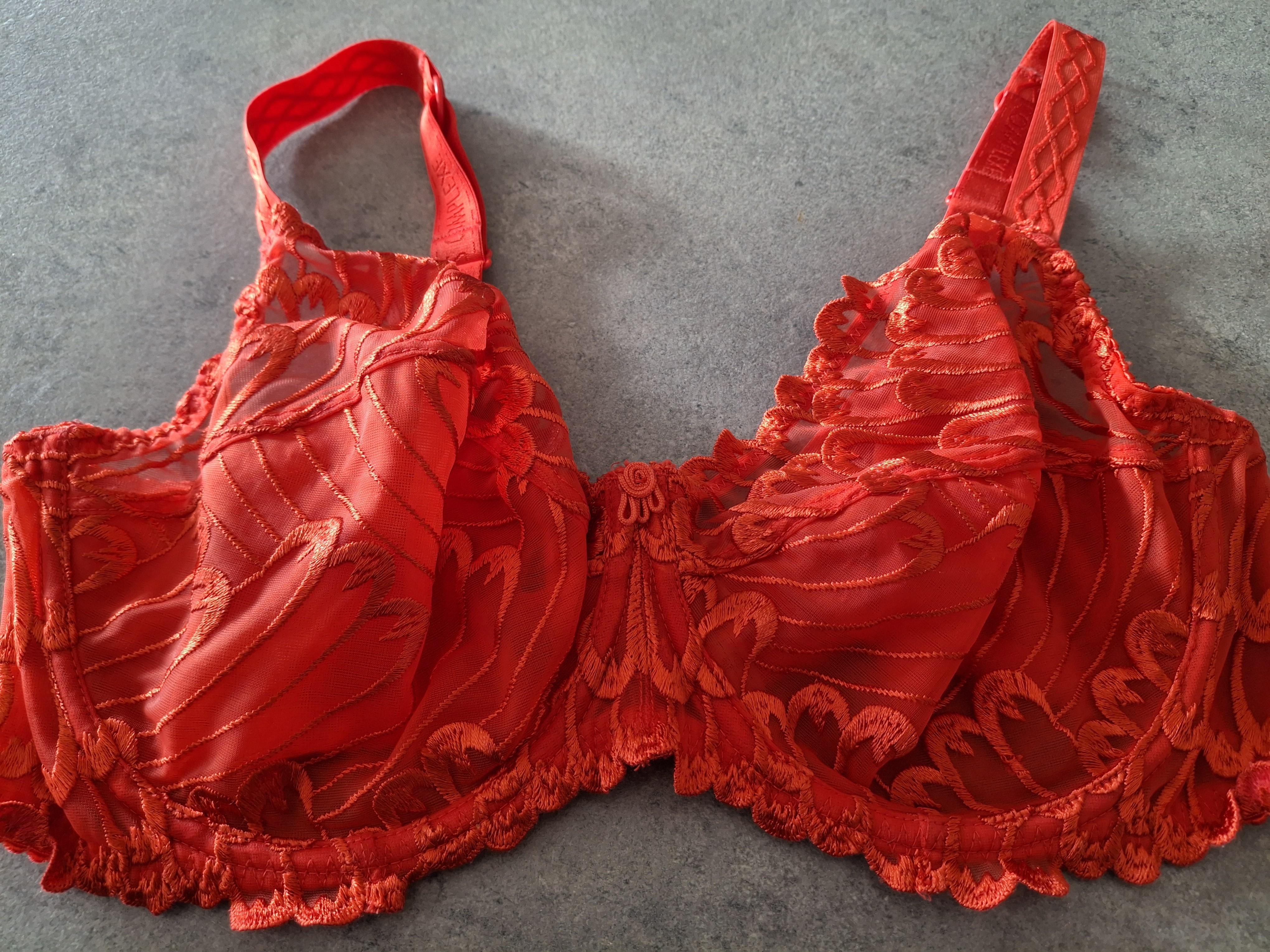 troc de troc soutien gorge rouge image 0