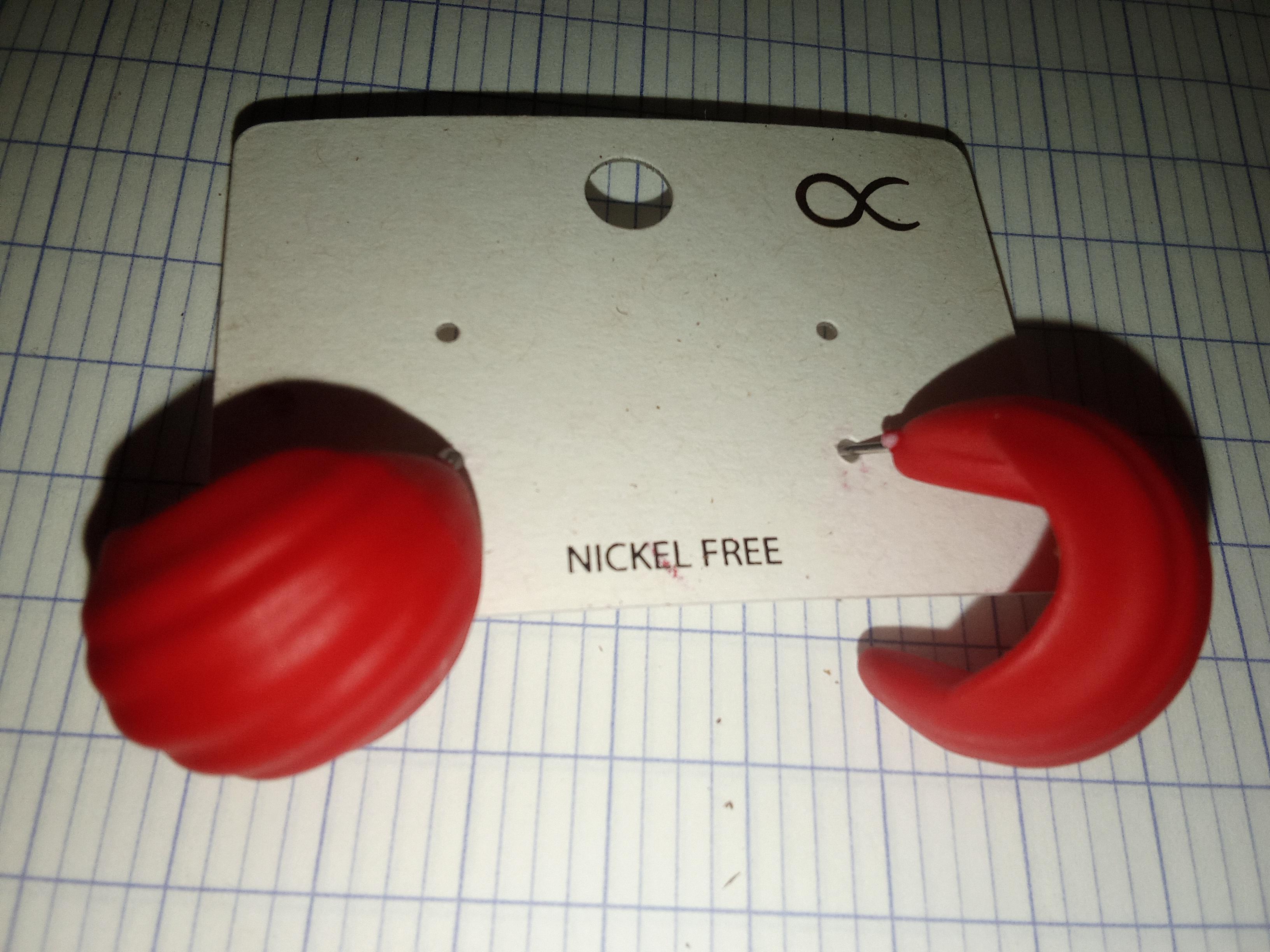 troc de troc boucles d'oreilles en résine neuve image 0