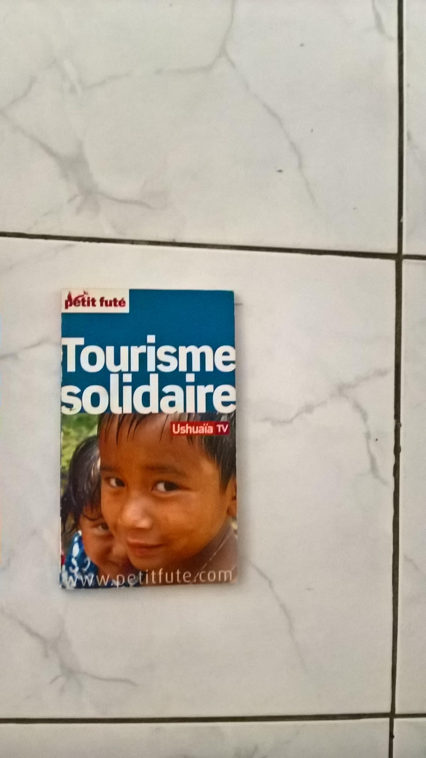 troc de troc livre tourisme solidaire comme neuf image 0