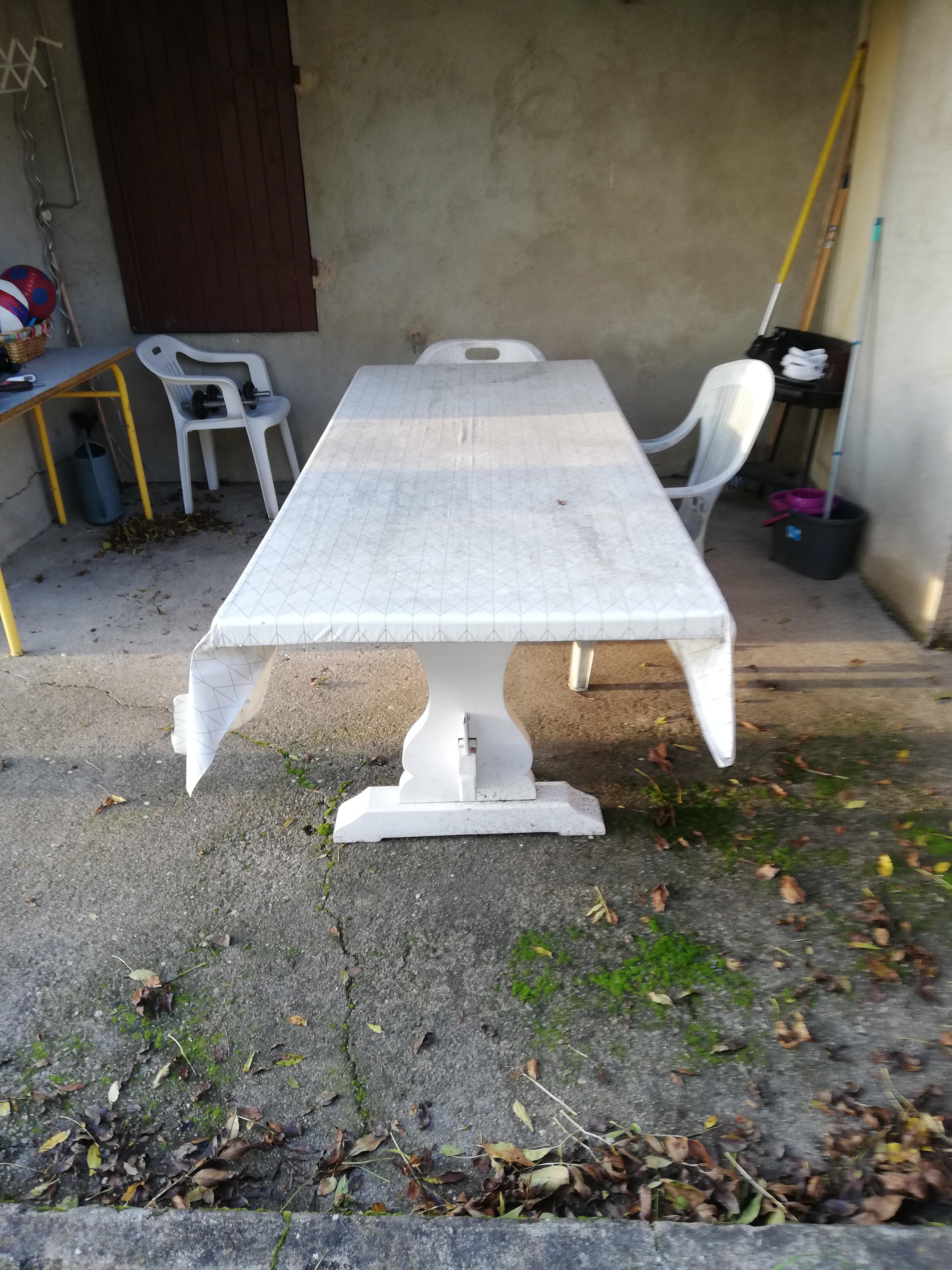 troc de troc table en bois blanc image 0