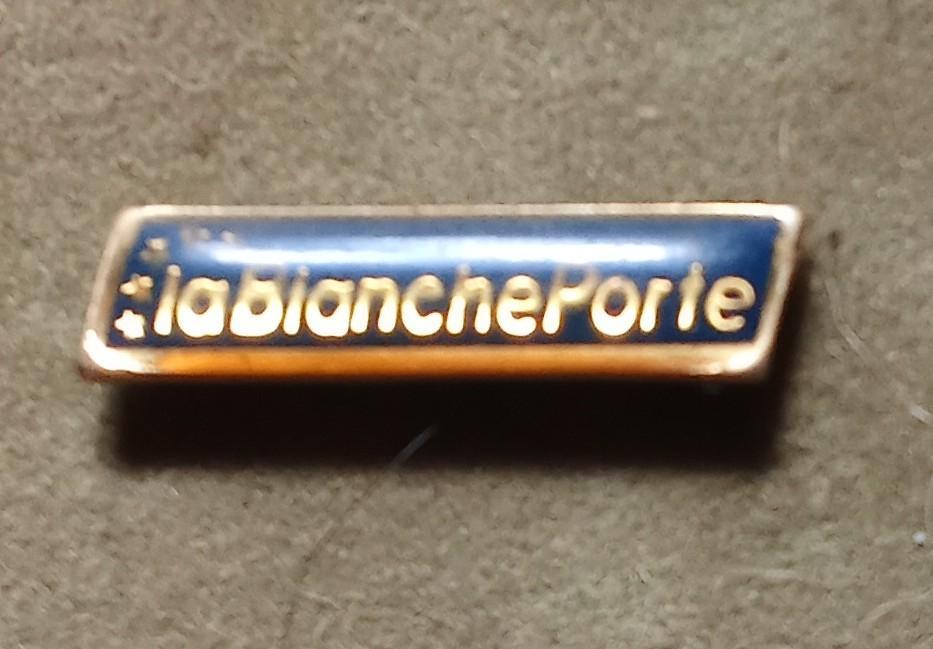 troc de troc pin's avec attache image 0