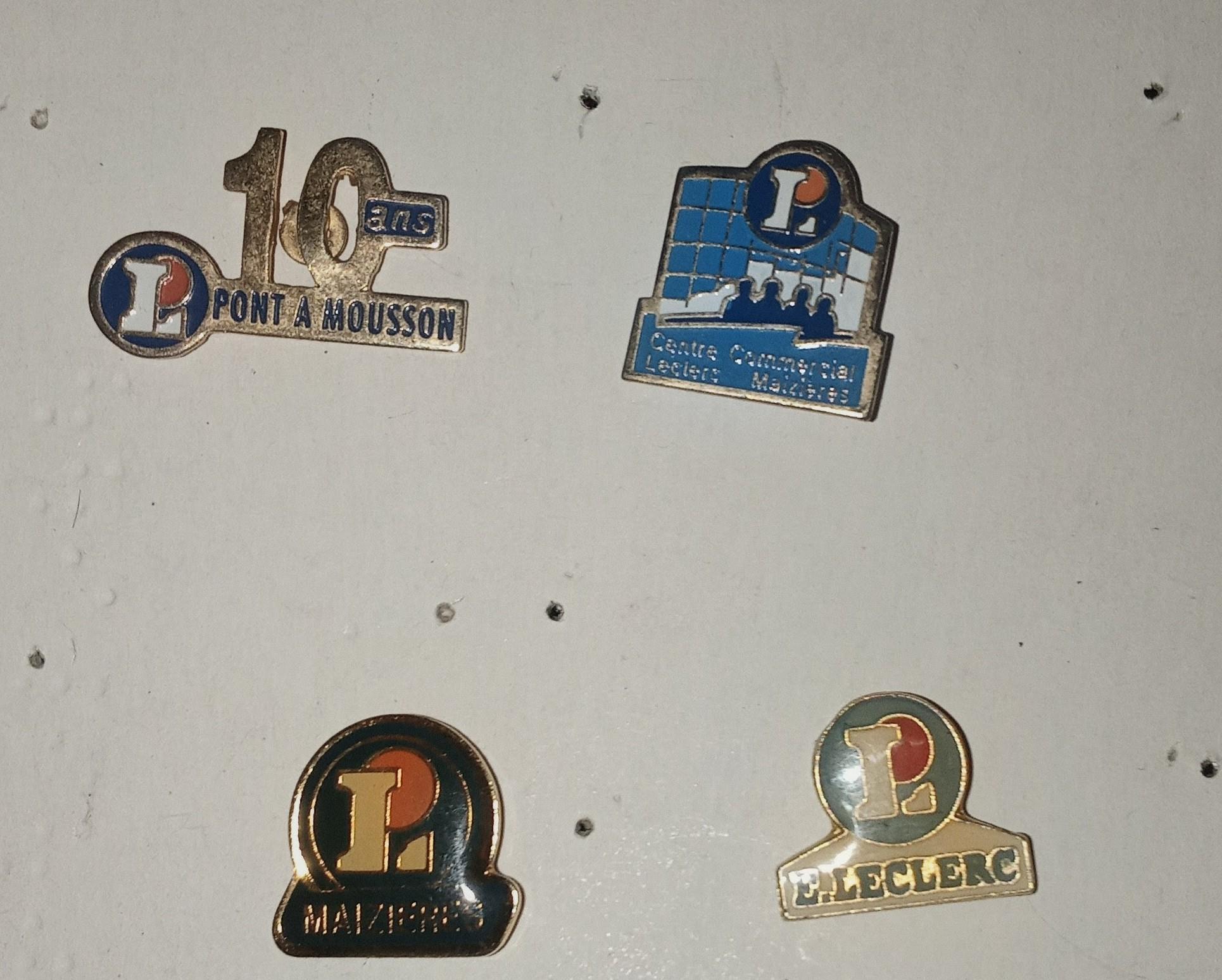 troc de troc lot pin's magasin leclerc avec attache image 0
