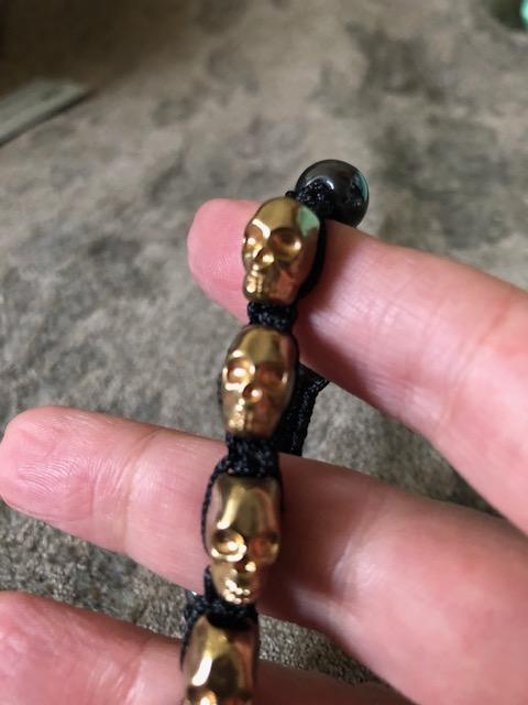 troc de troc bracelet têtes de mort métal doré ajustable image 1