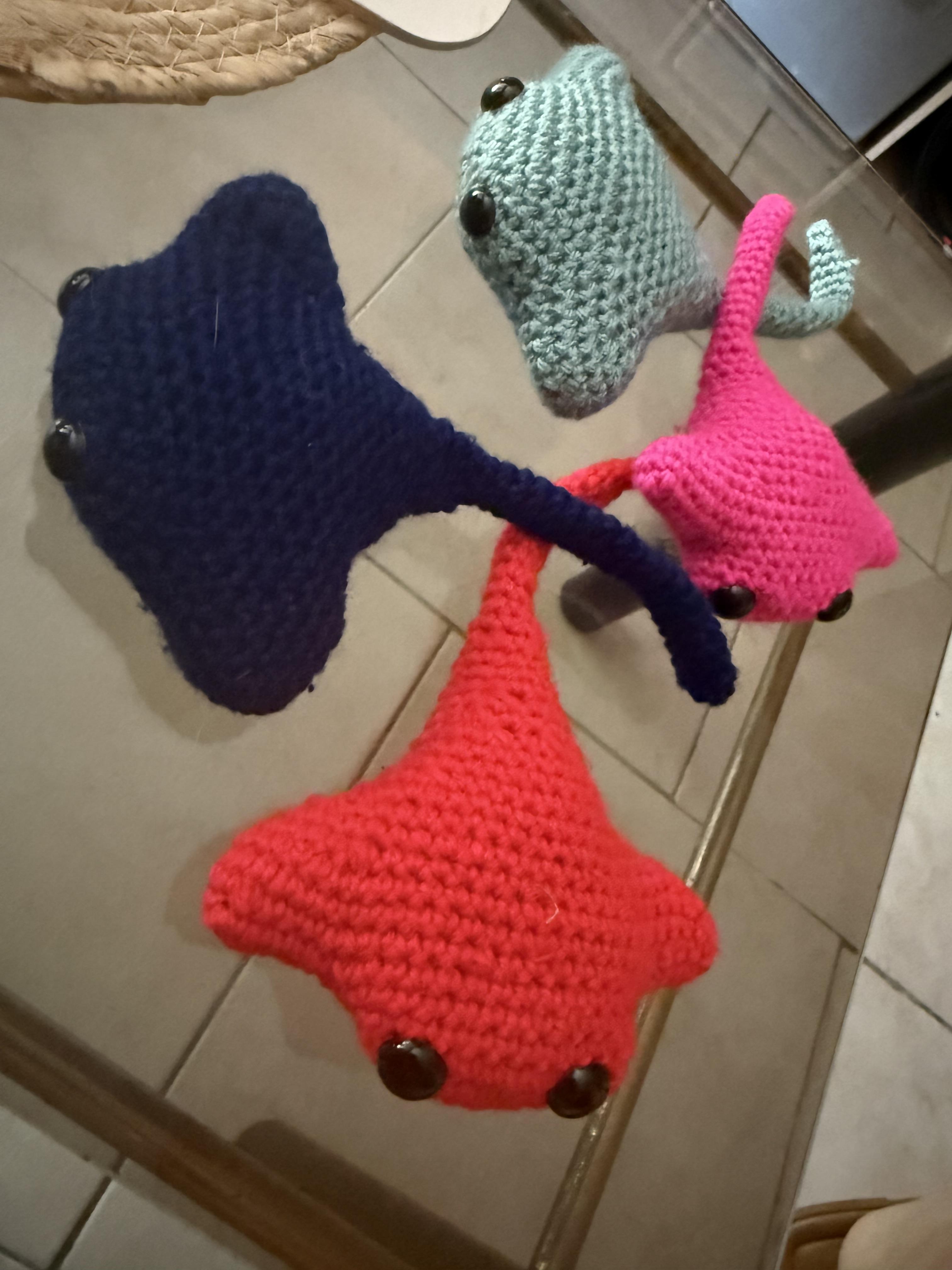 troc de troc lot de 4 petites raie au crochet image 1