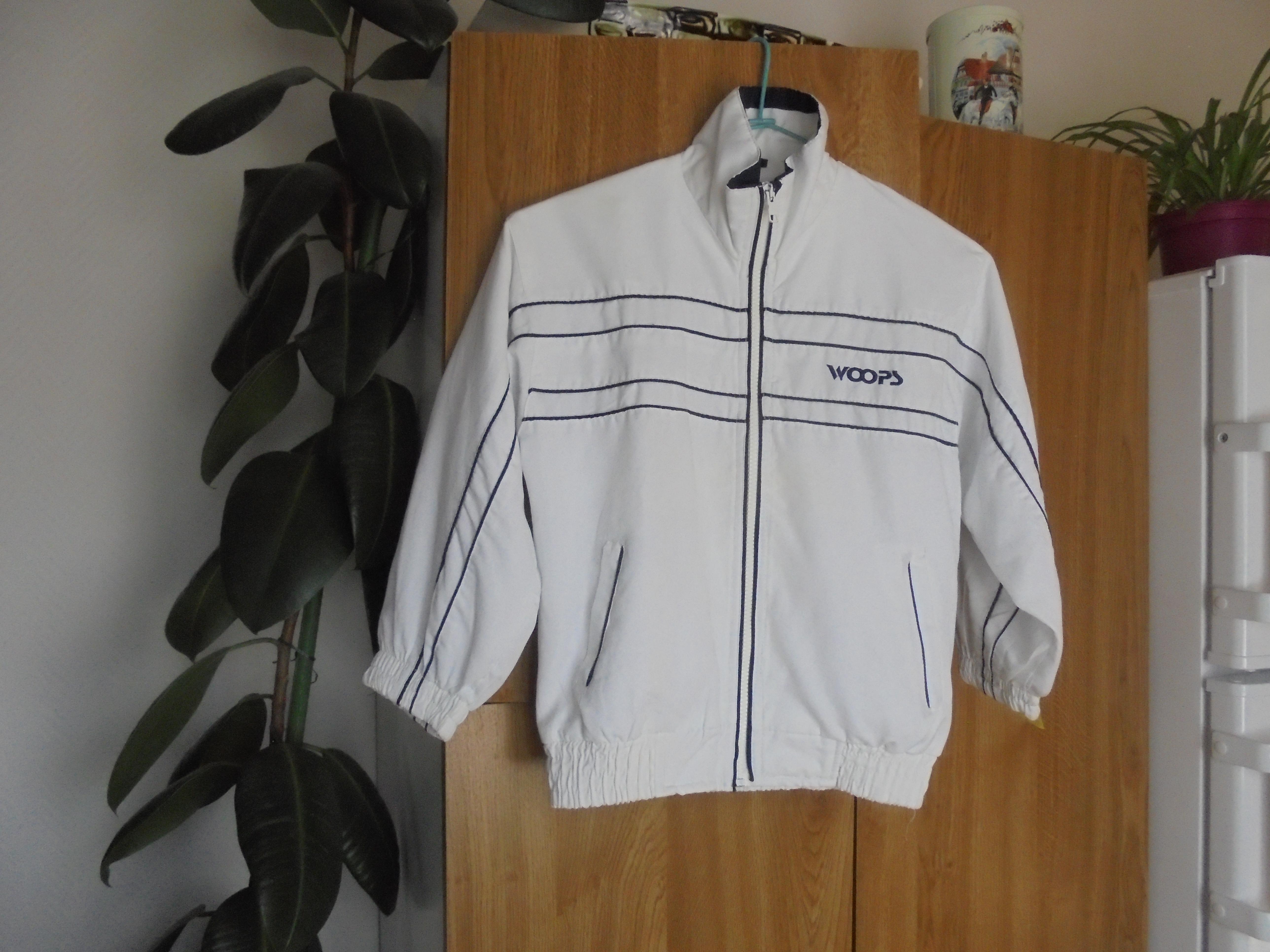troc de troc joli veste de survétement blanche 8 ans 8 noisettes image 0