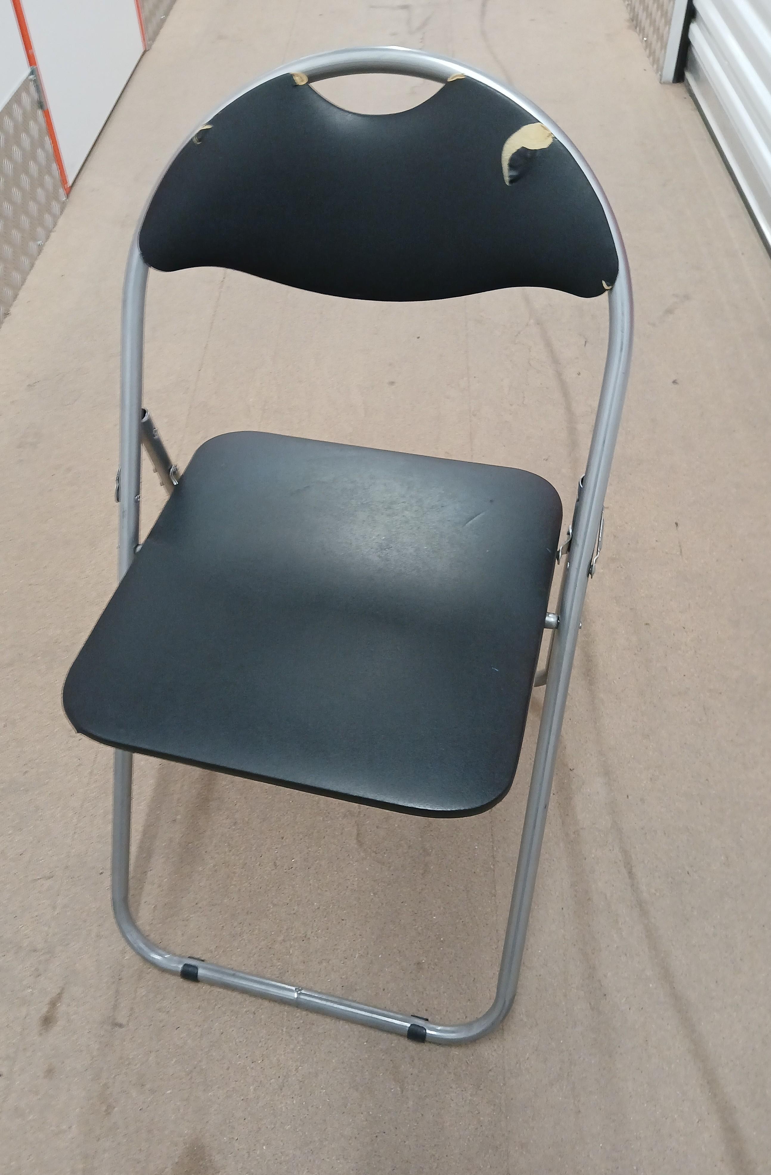 troc de troc chaise pliante en l'état image 0