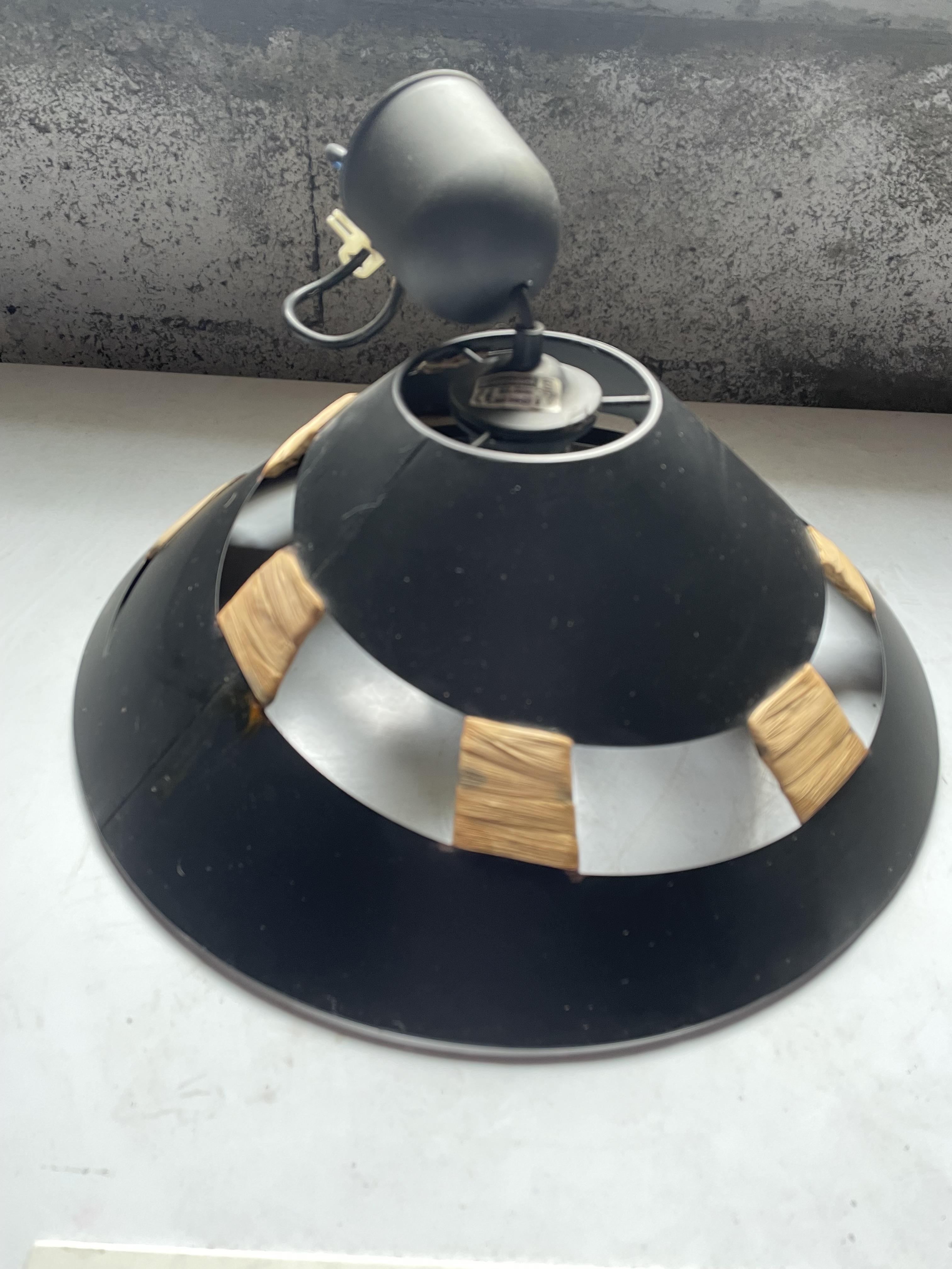 troc de troc suspension image 0