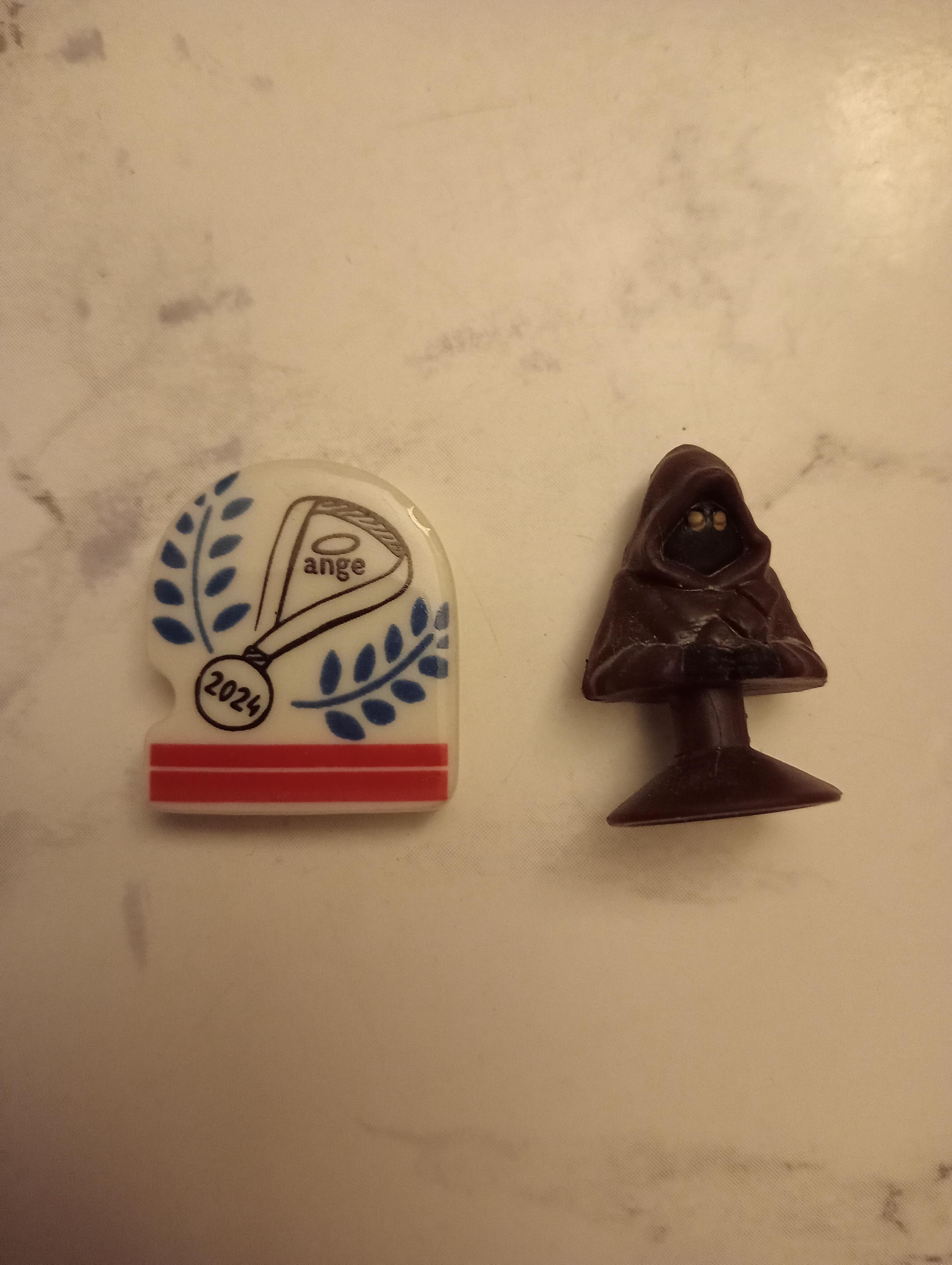 troc de troc fève et figurine image 0