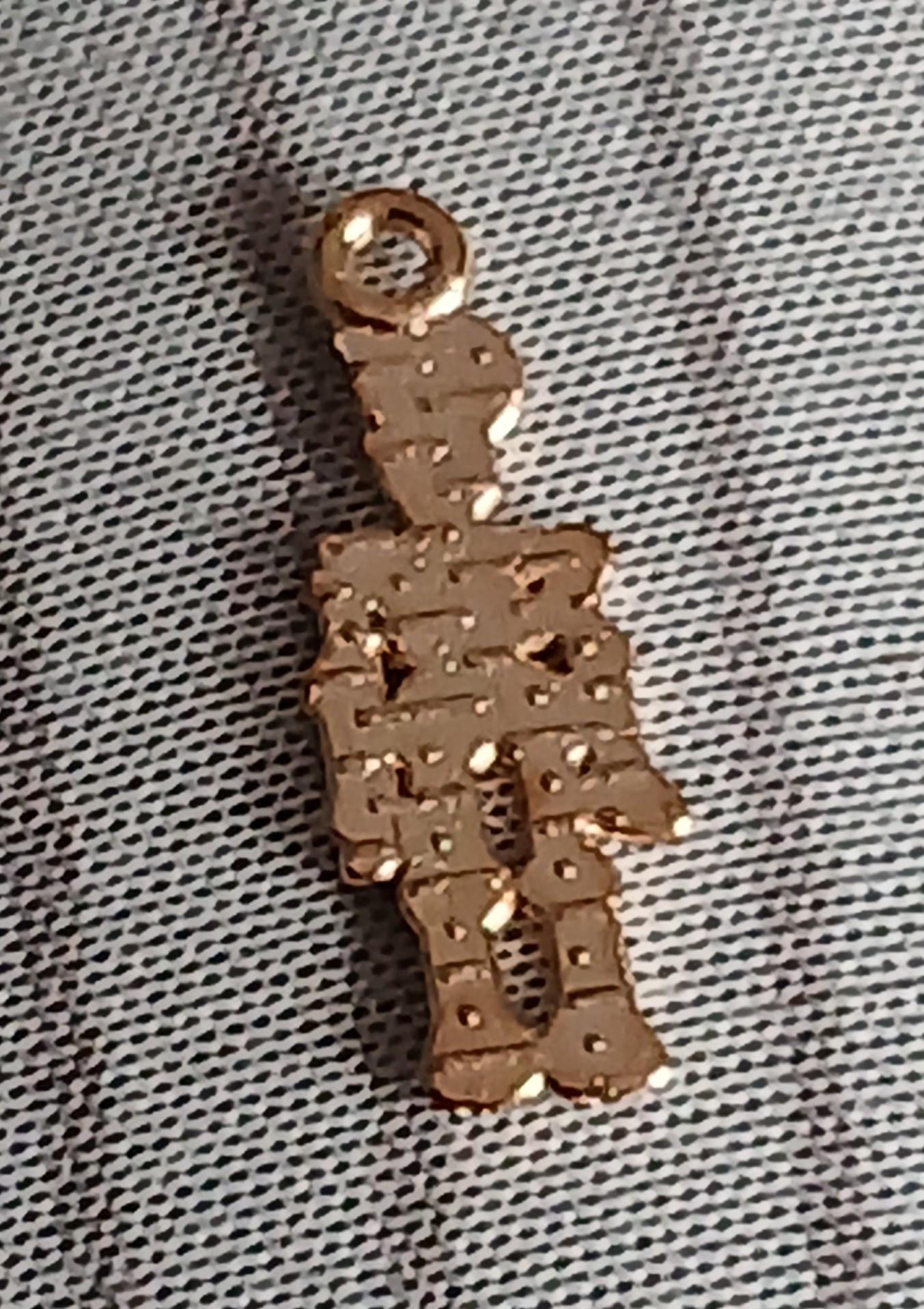 troc de troc reserver valvi  un pendentif image 1