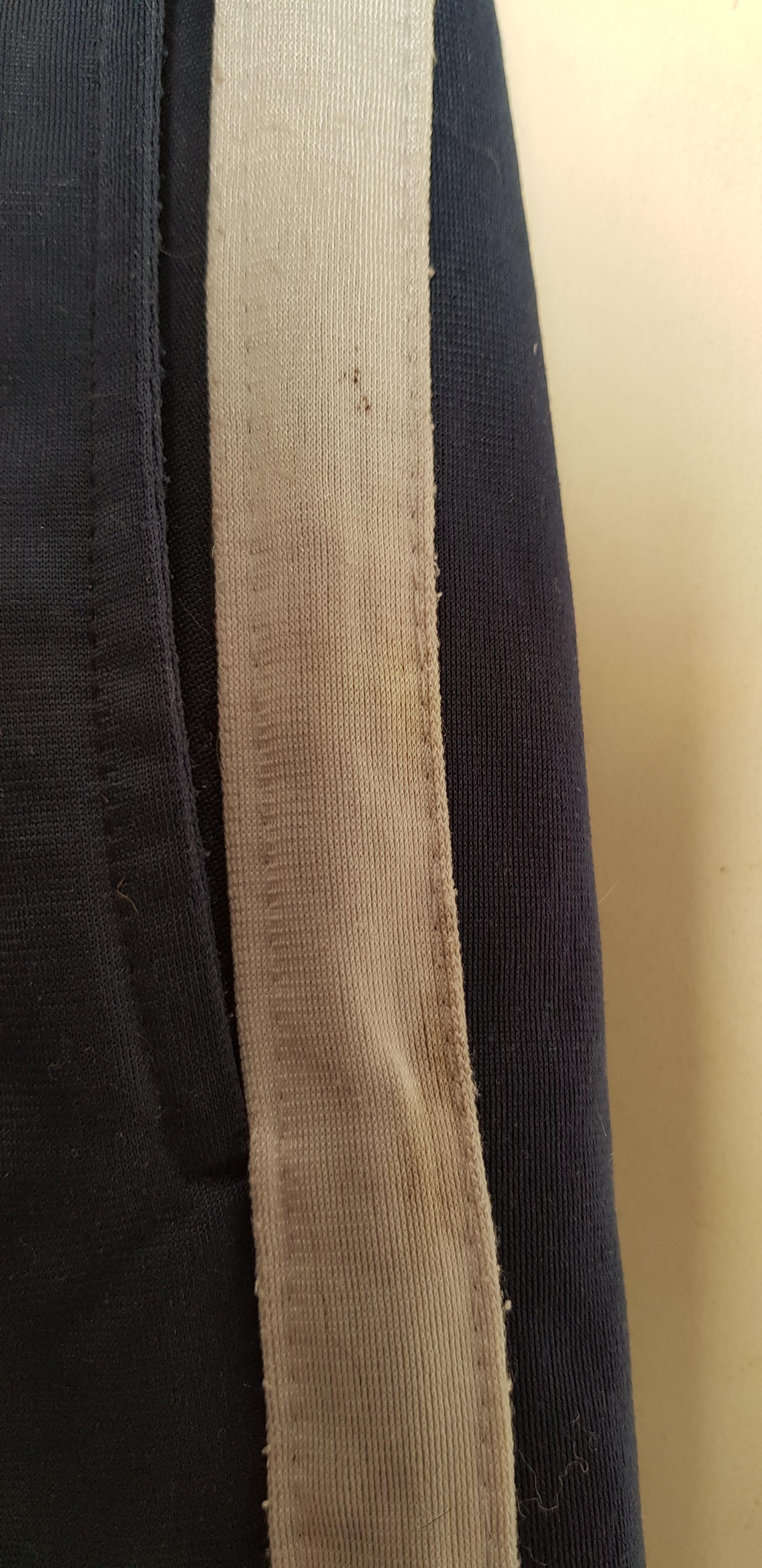 troc de troc pantalon de sport bleu marine et gris image 1