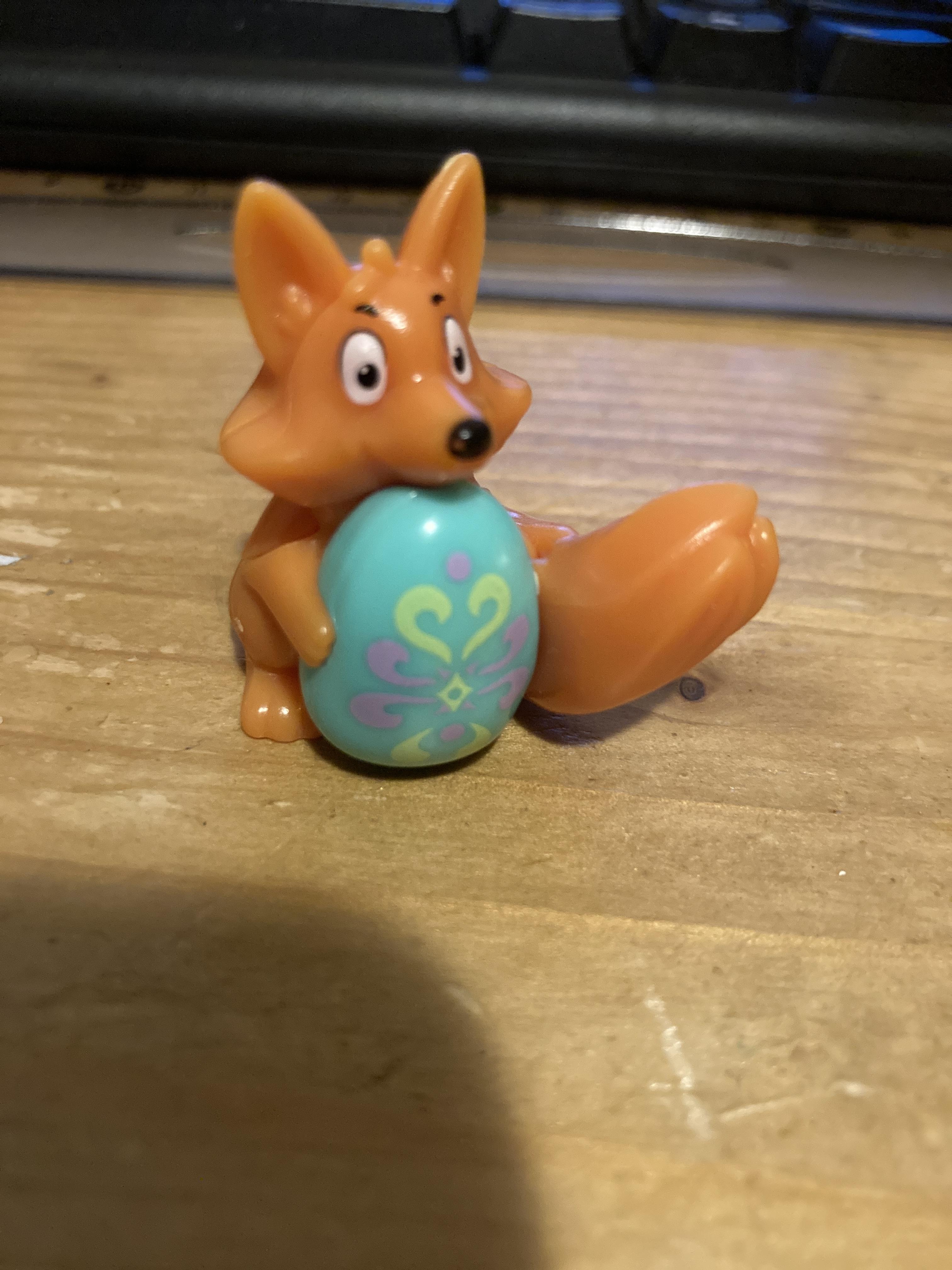 troc de troc réservé jouet kinder renard avec o un de pâques image 0