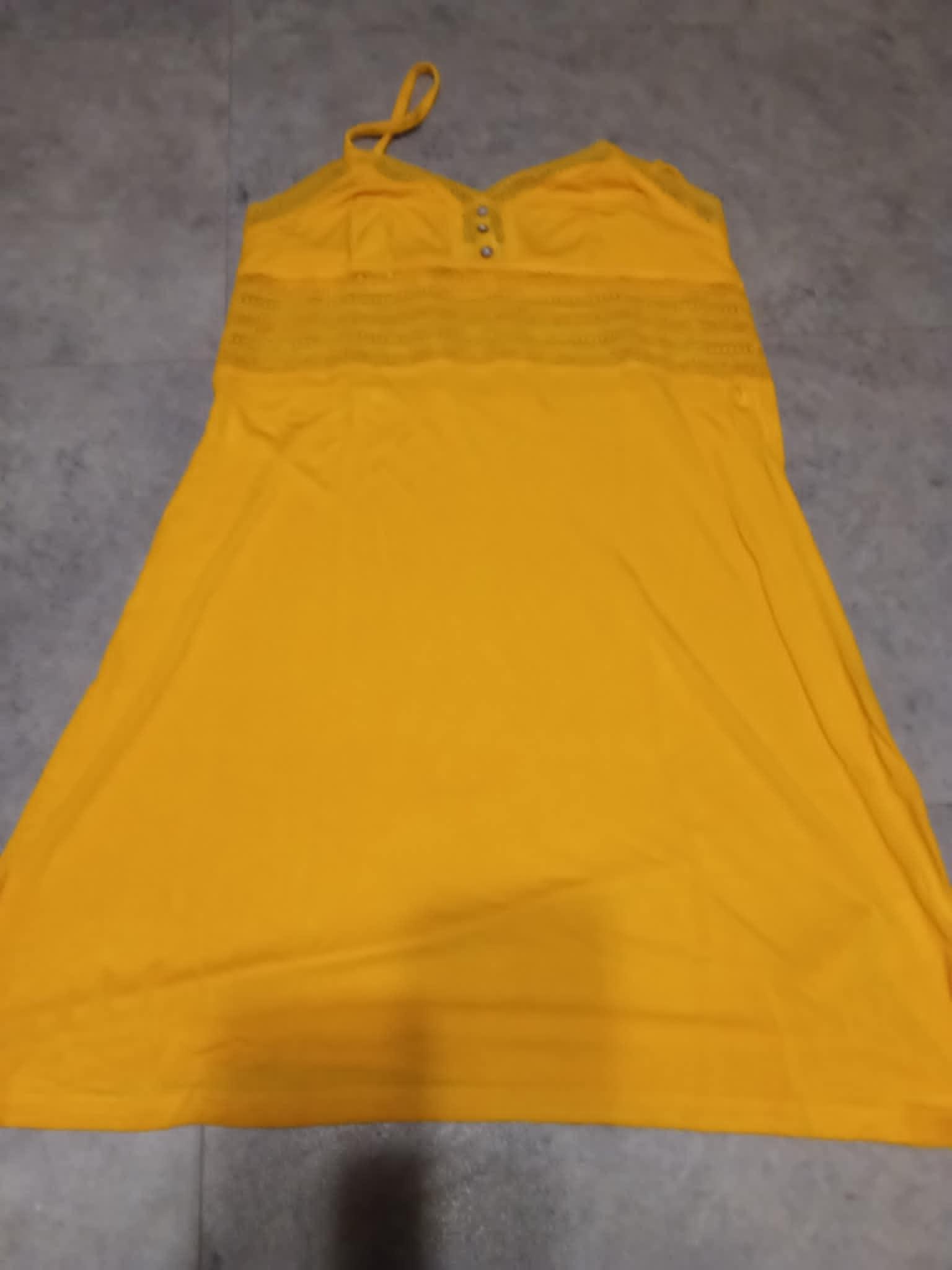 troc de troc chemise de nuit tres bon etat  jaune taille x s a bretelles image 0