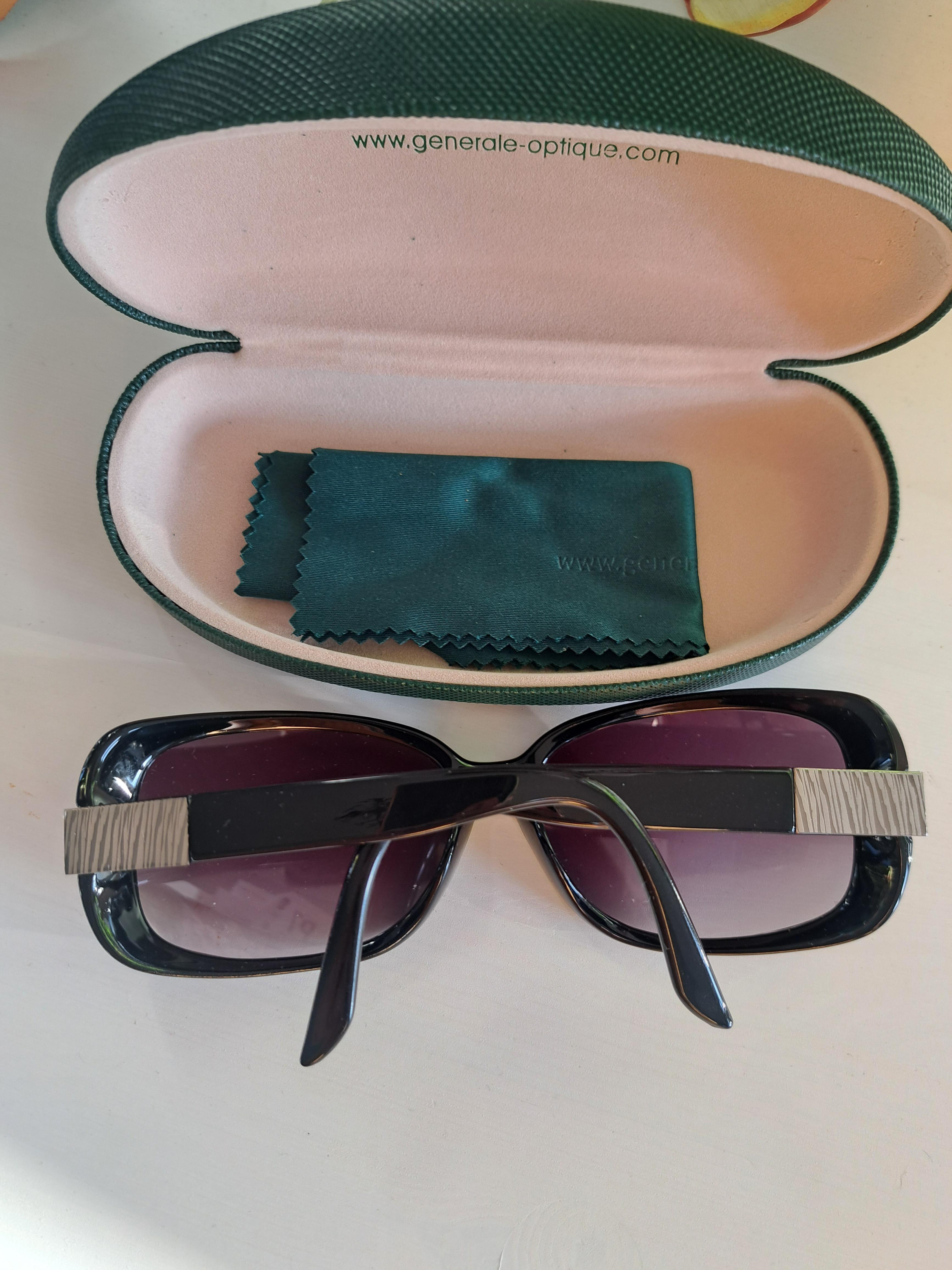 troc de troc reservees - lunettes de soleil image 1