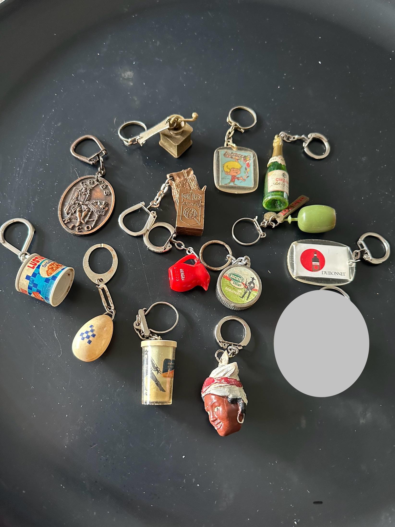 troc de troc lot anciens porte-clefs. -2- image 0