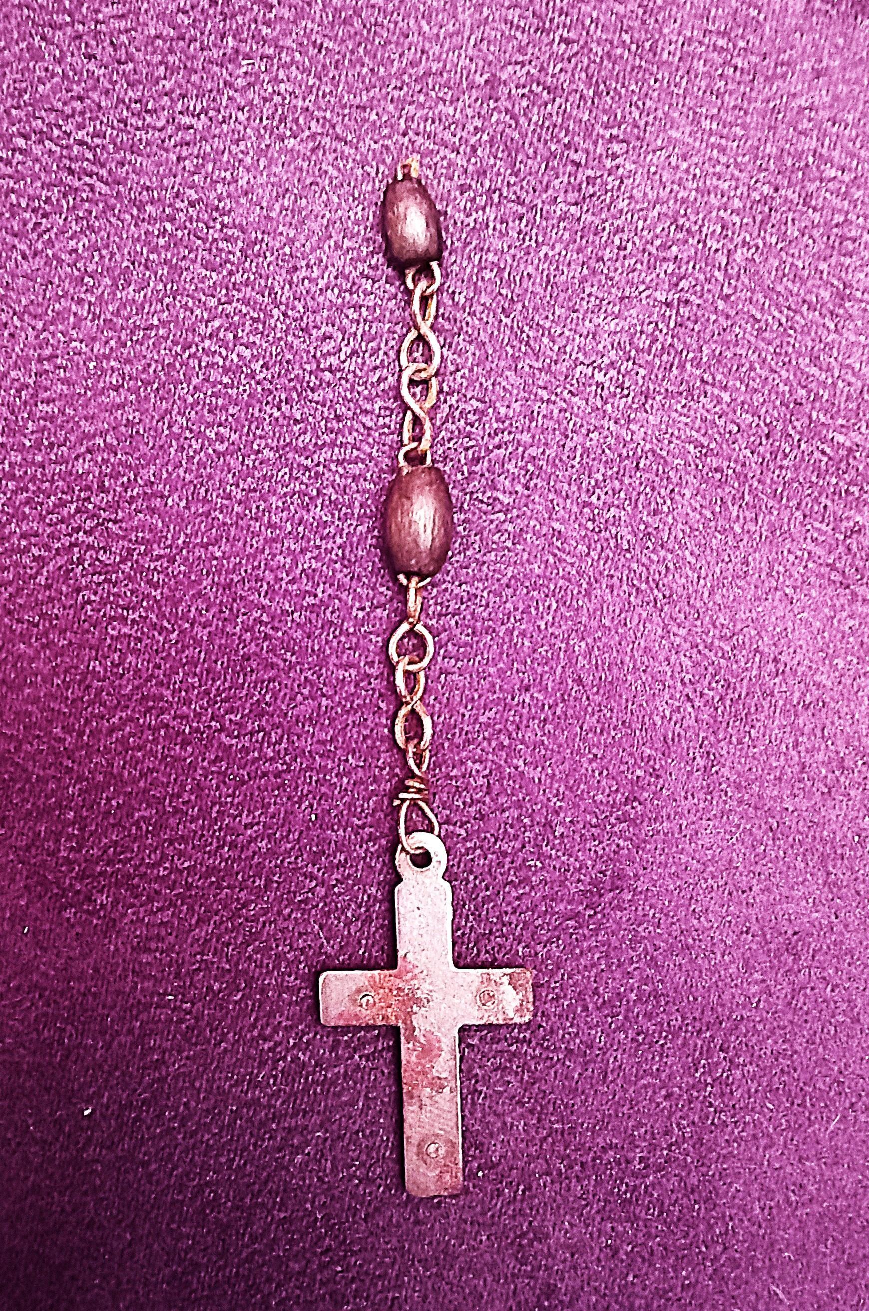 troc de troc pendentif croix avec jésus. image 1