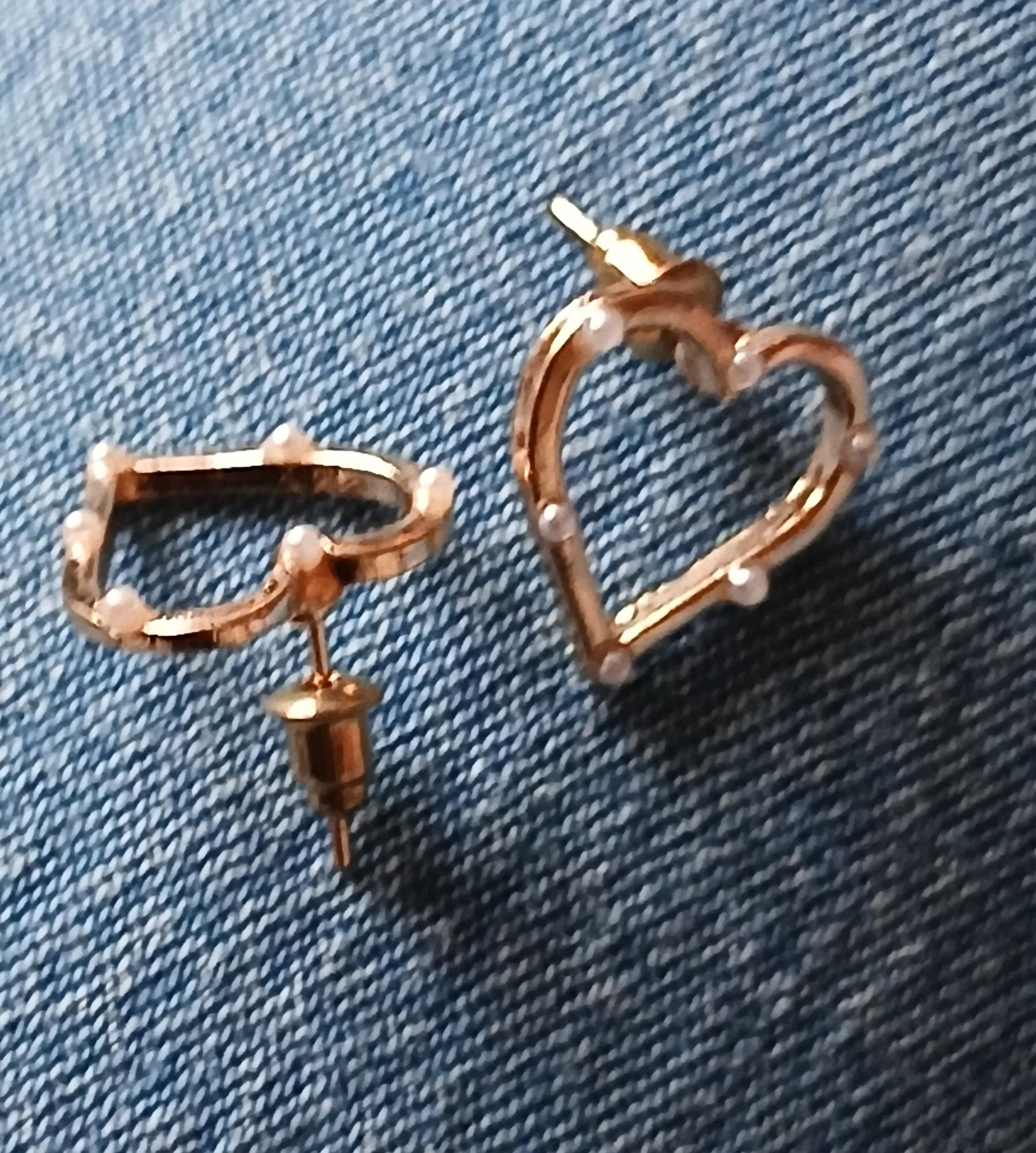 troc de troc une boucle d oreille image 1